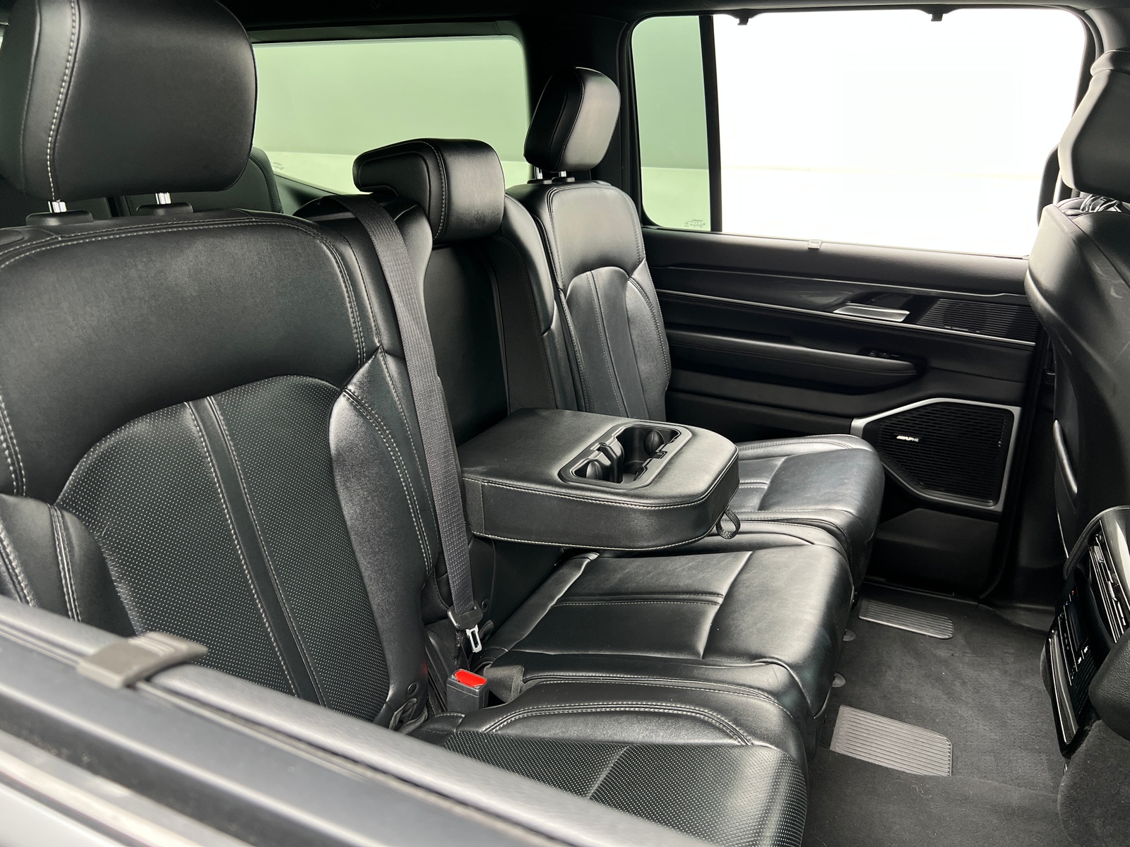 Thumbnail: 2023 Jeep Wagoneer - 5