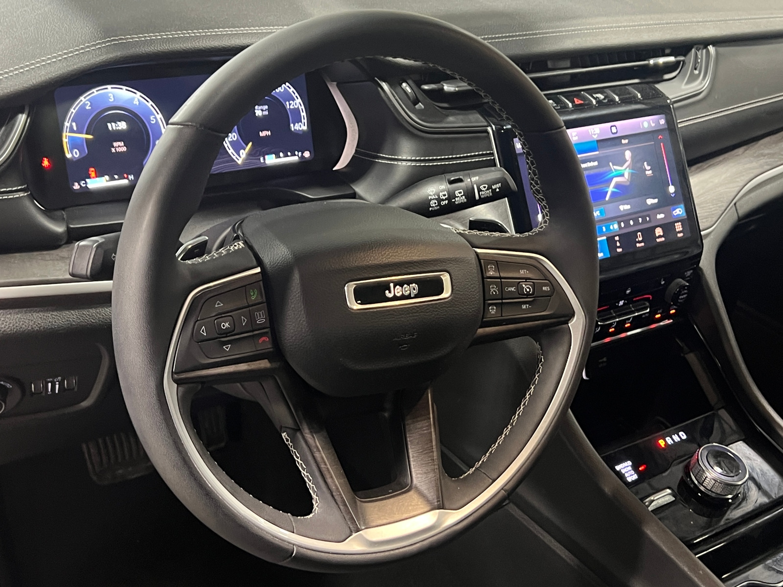 Thumbnail: 2023 Jeep Grand Cherokee L - 4