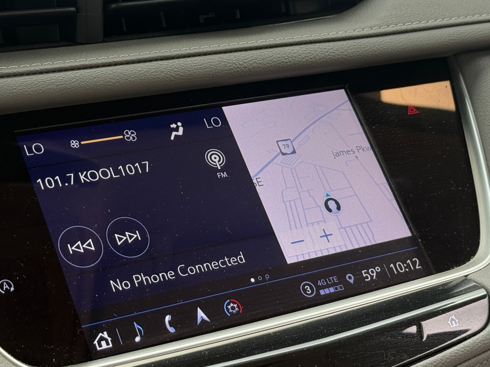 Thumbnail: 2023 Cadillac XT5 - 3