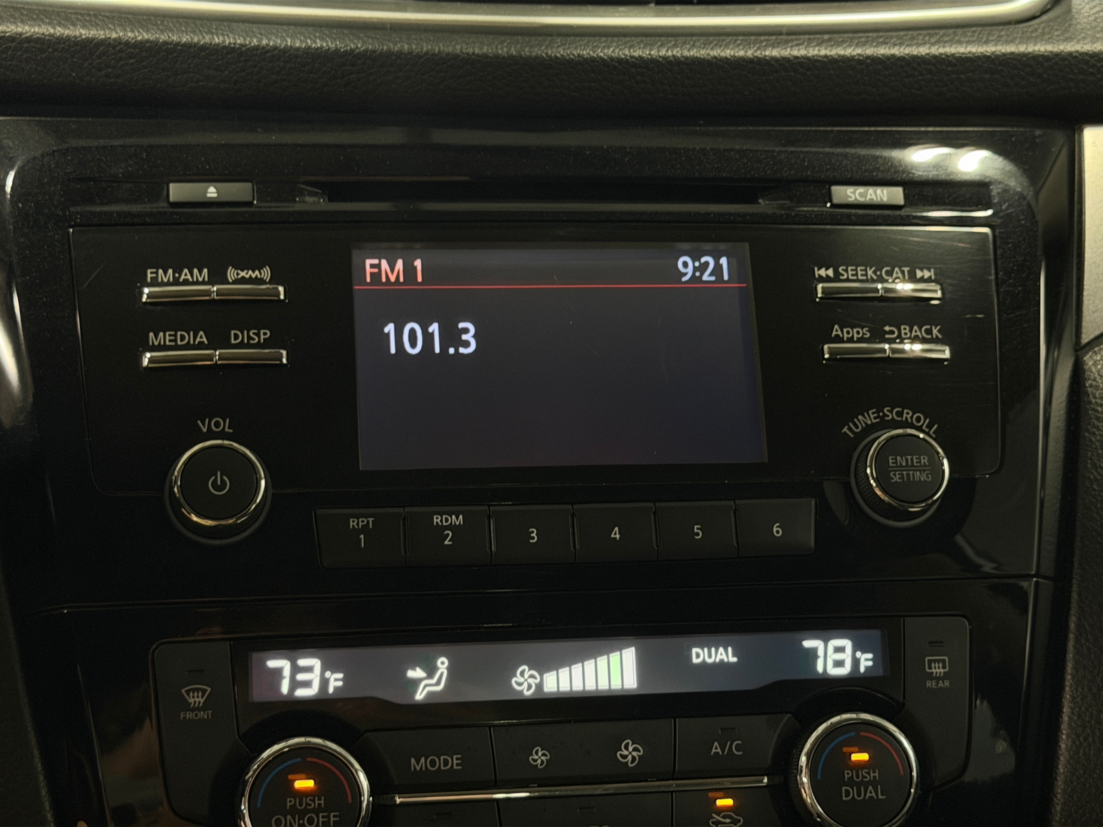 Thumbnail: 2016 Nissan Rogue - 4
