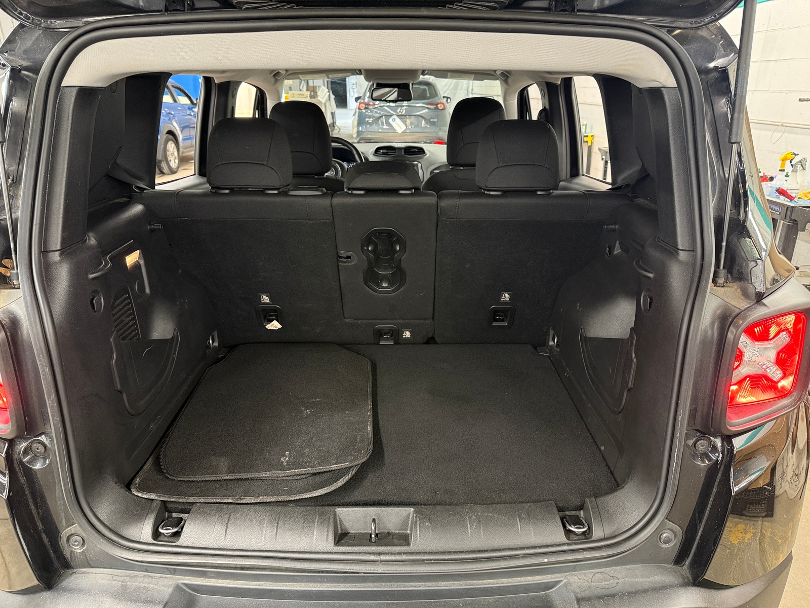 Thumbnail: 2021 Jeep Renegade - 7