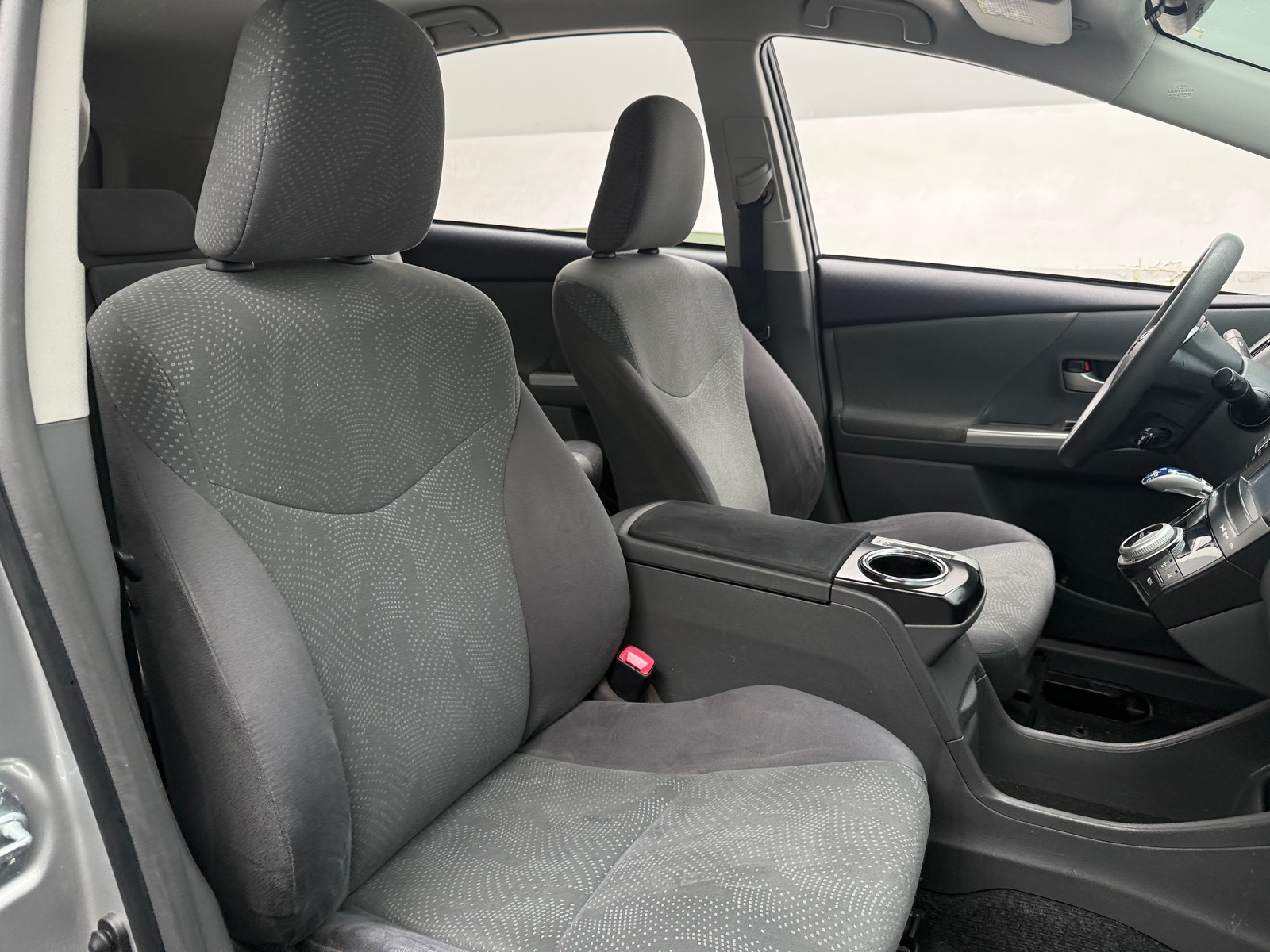 Thumbnail: 2013 Toyota Prius v - 2