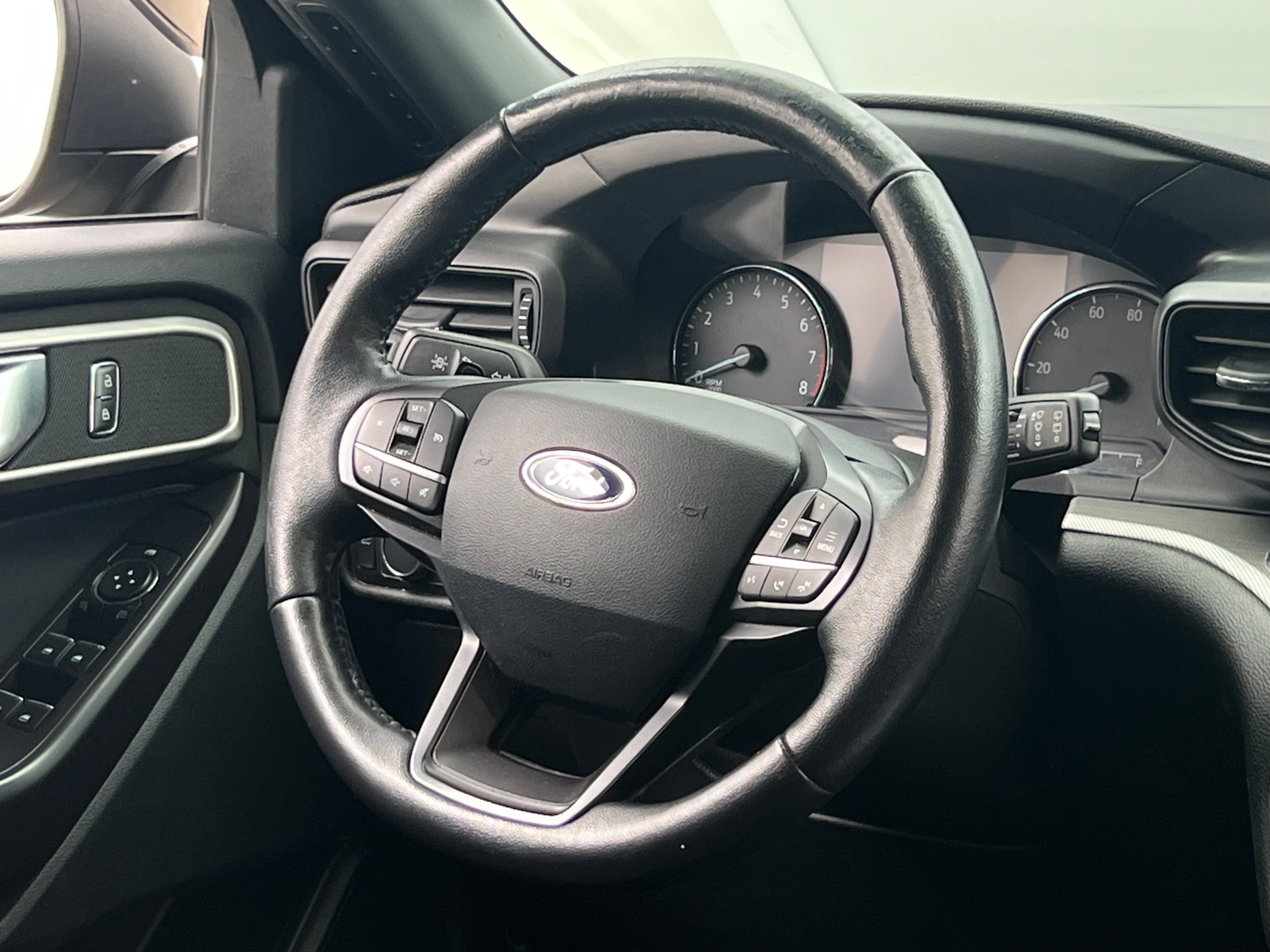 Thumbnail: 2020 Ford Explorer - 5