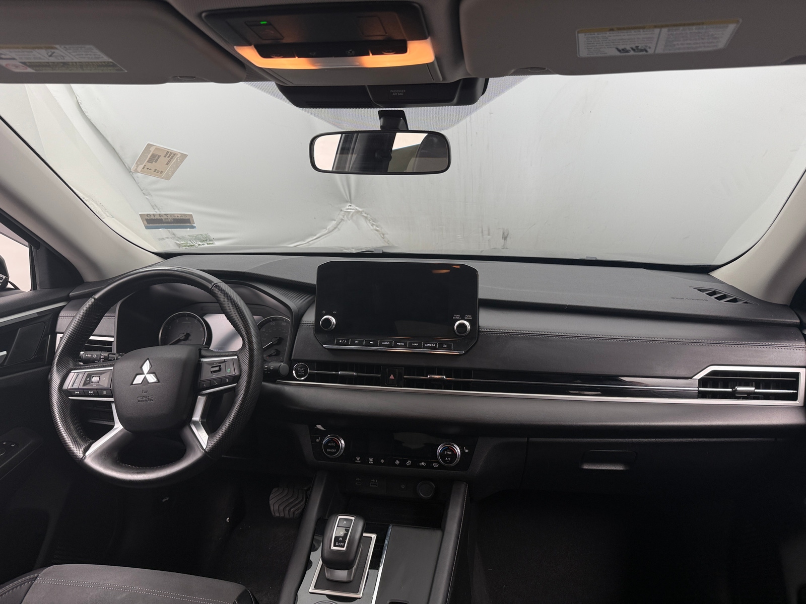 Thumbnail: 2024 Mitsubishi Outlander - 2