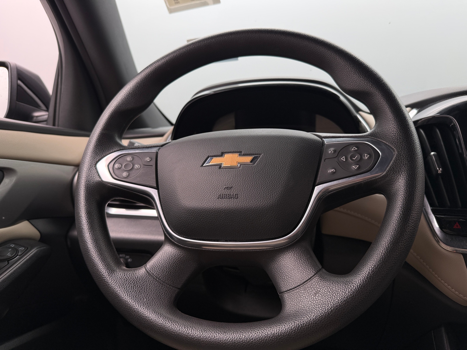 Thumbnail: 2022 Chevrolet Traverse - 5