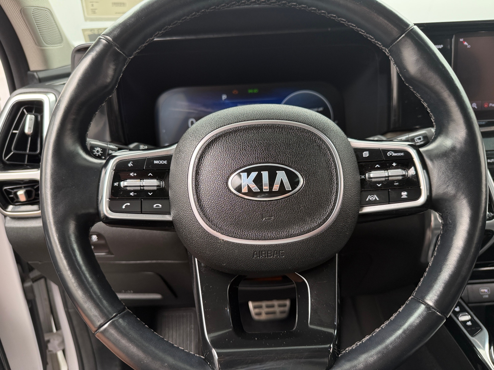 Thumbnail: 2021 Kia Sorento - 4