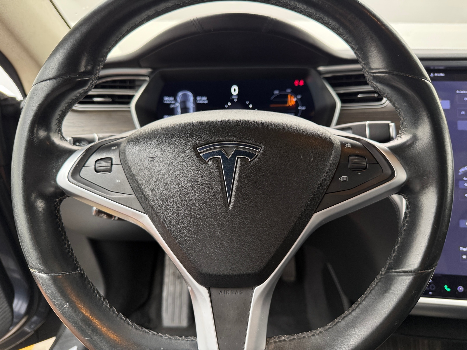 Thumbnail: 2015 Tesla Model S - 4