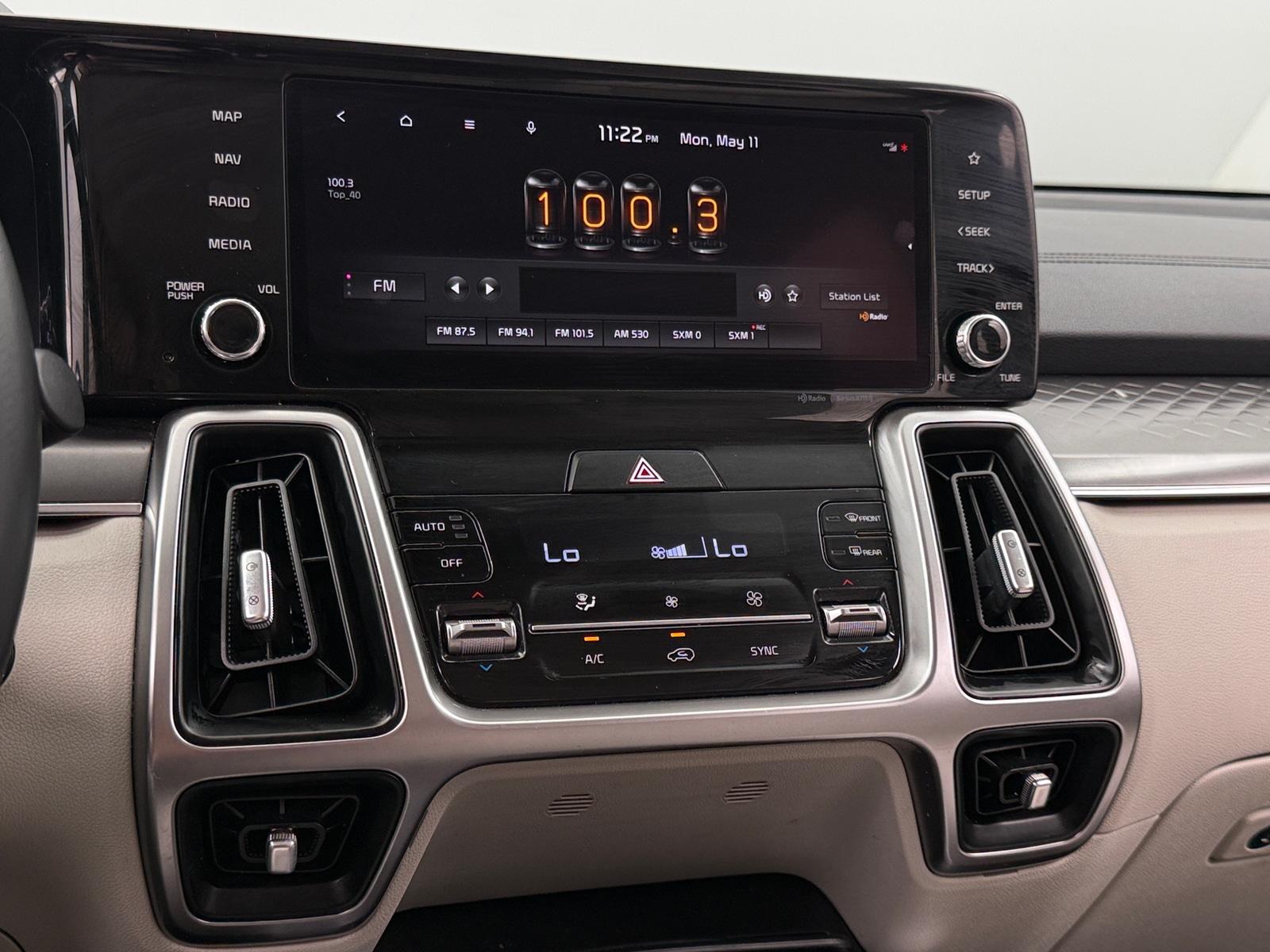 Thumbnail: 2022 Kia Sorento - 3