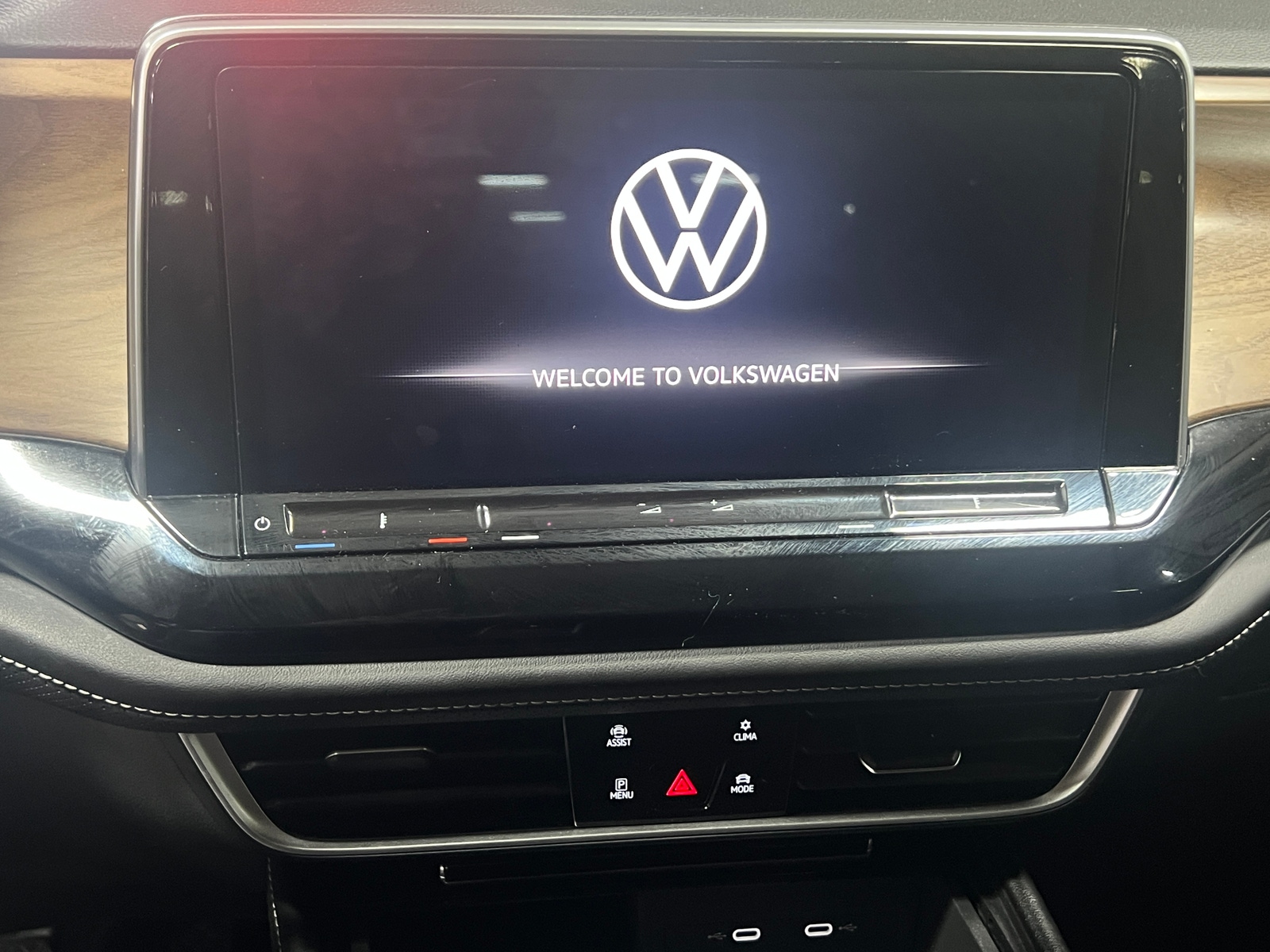 Thumbnail: 2024 Volkswagen Atlas - 3