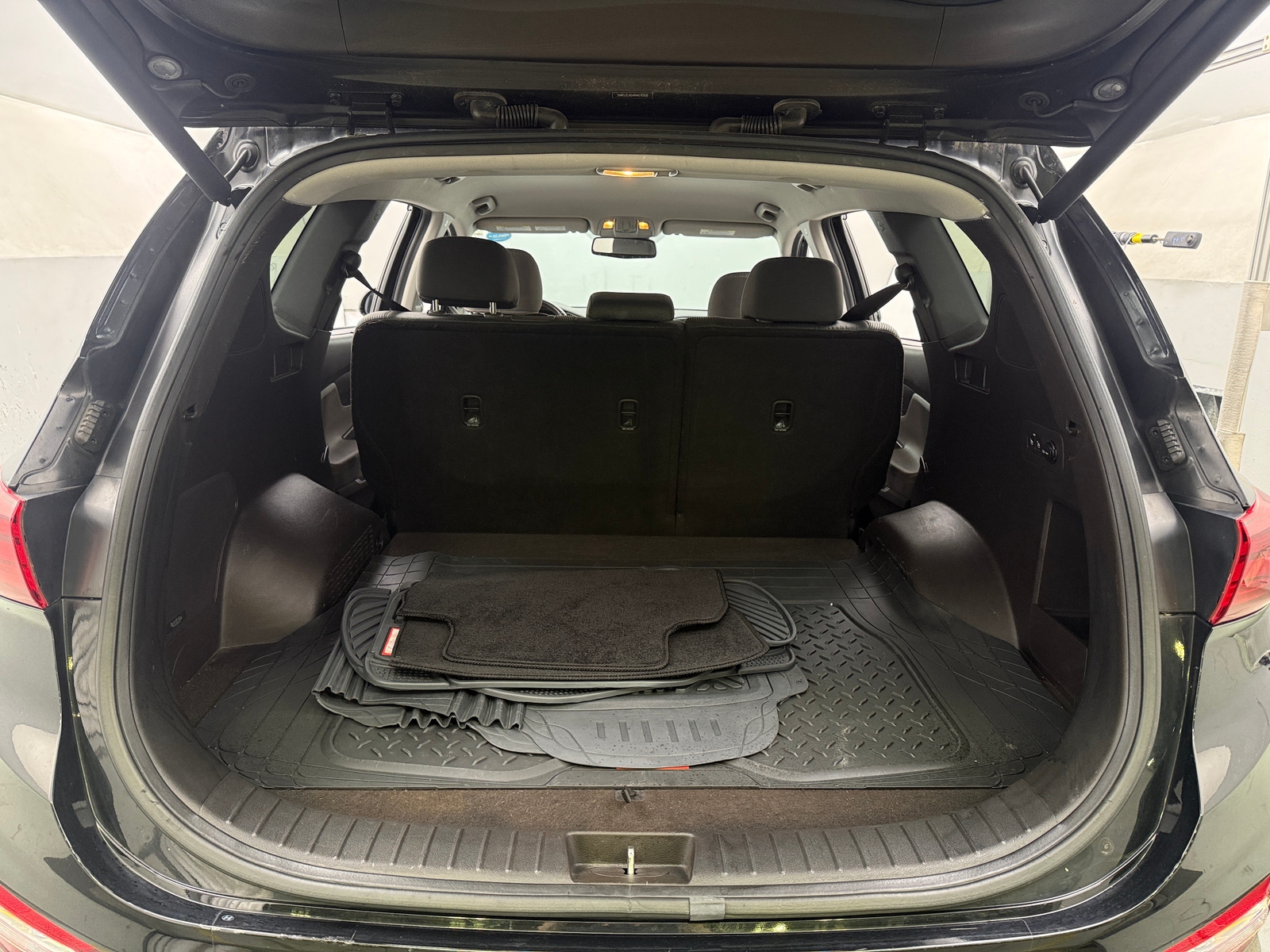 Thumbnail: 2019 Hyundai Santa Fe - 7