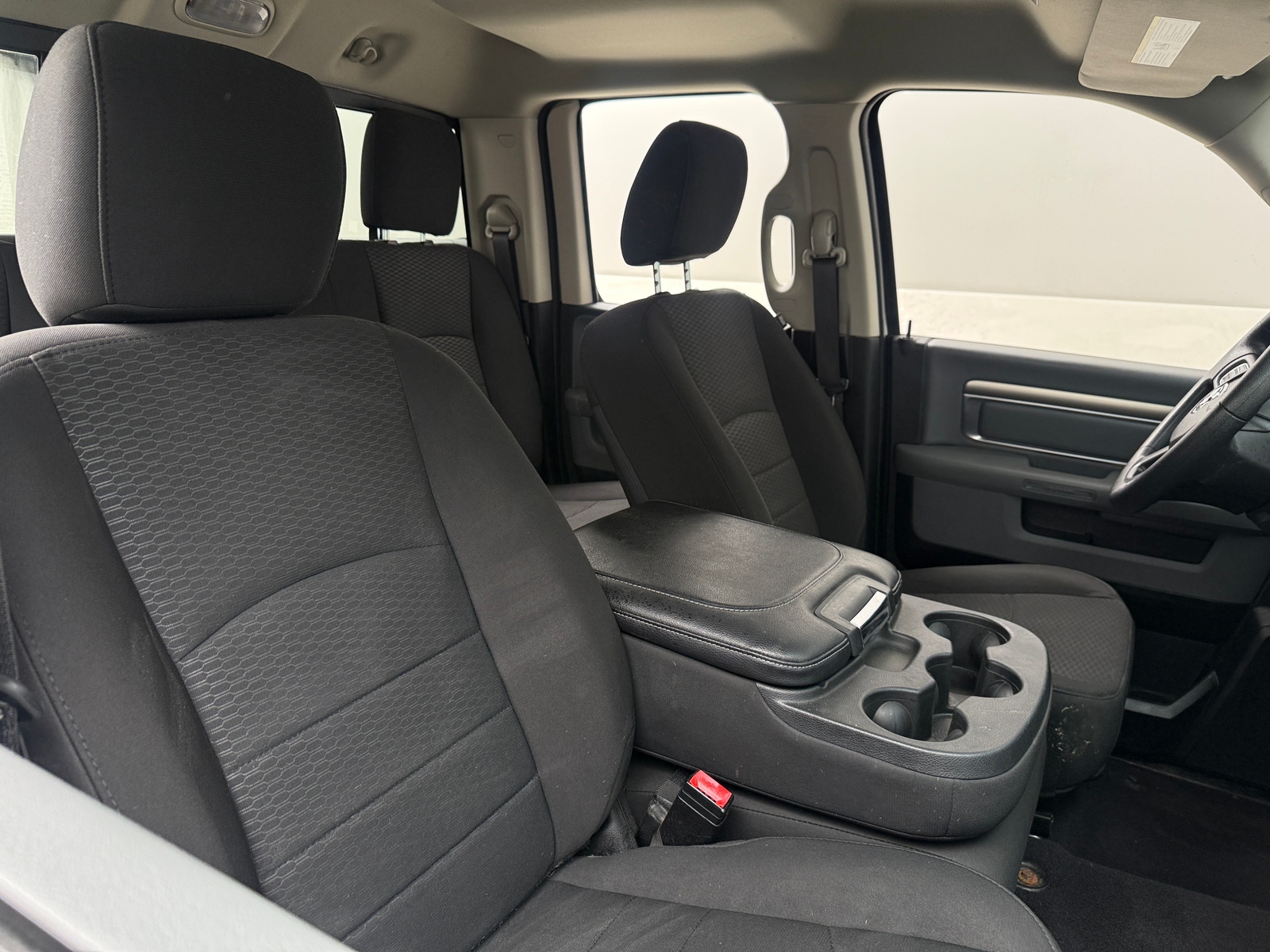 Thumbnail: 2020 RAM 1500 Classic - 2