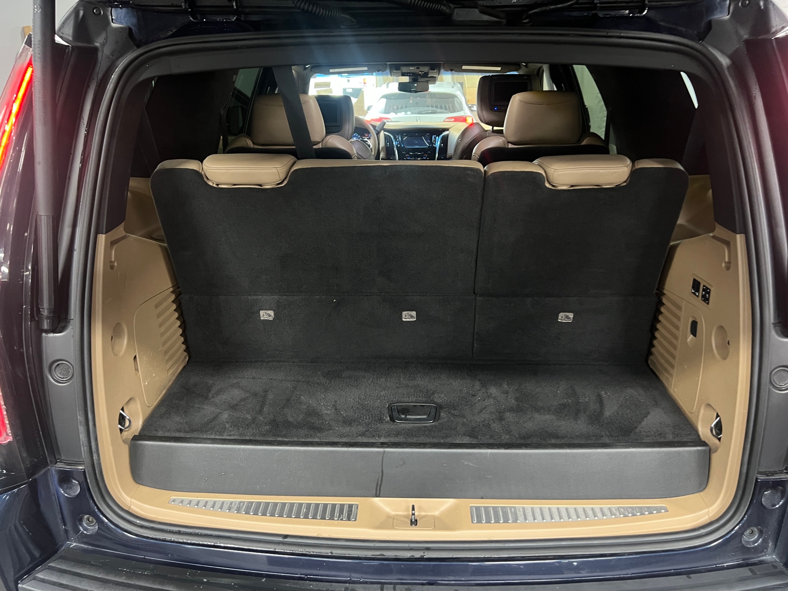 Thumbnail: 2018 Cadillac Escalade - 6