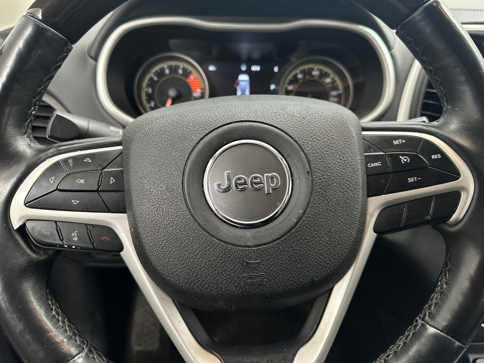 Thumbnail: 2018 Jeep Cherokee - 4
