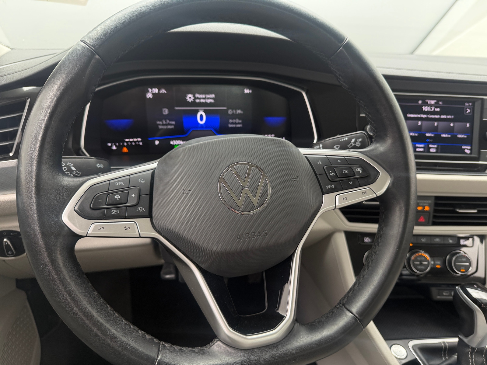 Thumbnail: 2023 Volkswagen Jetta - 4