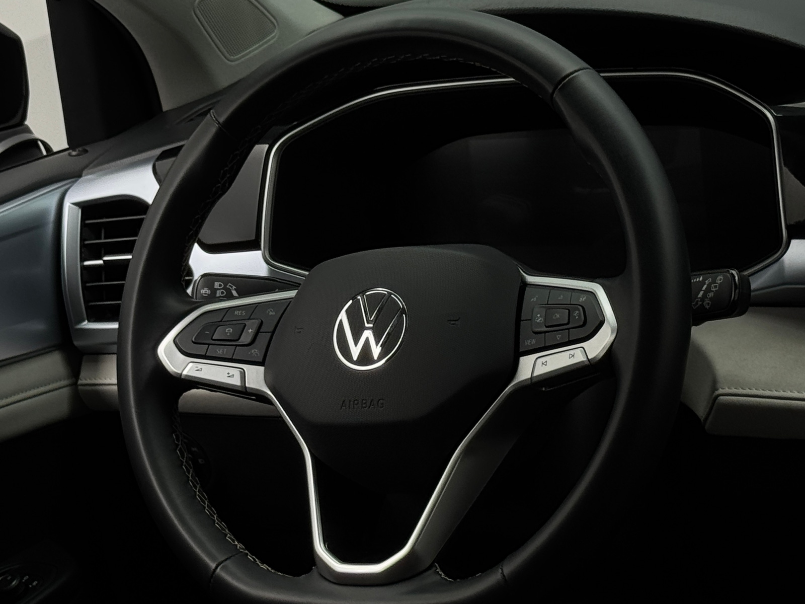 Thumbnail: 2025 Volkswagen Taos - 4