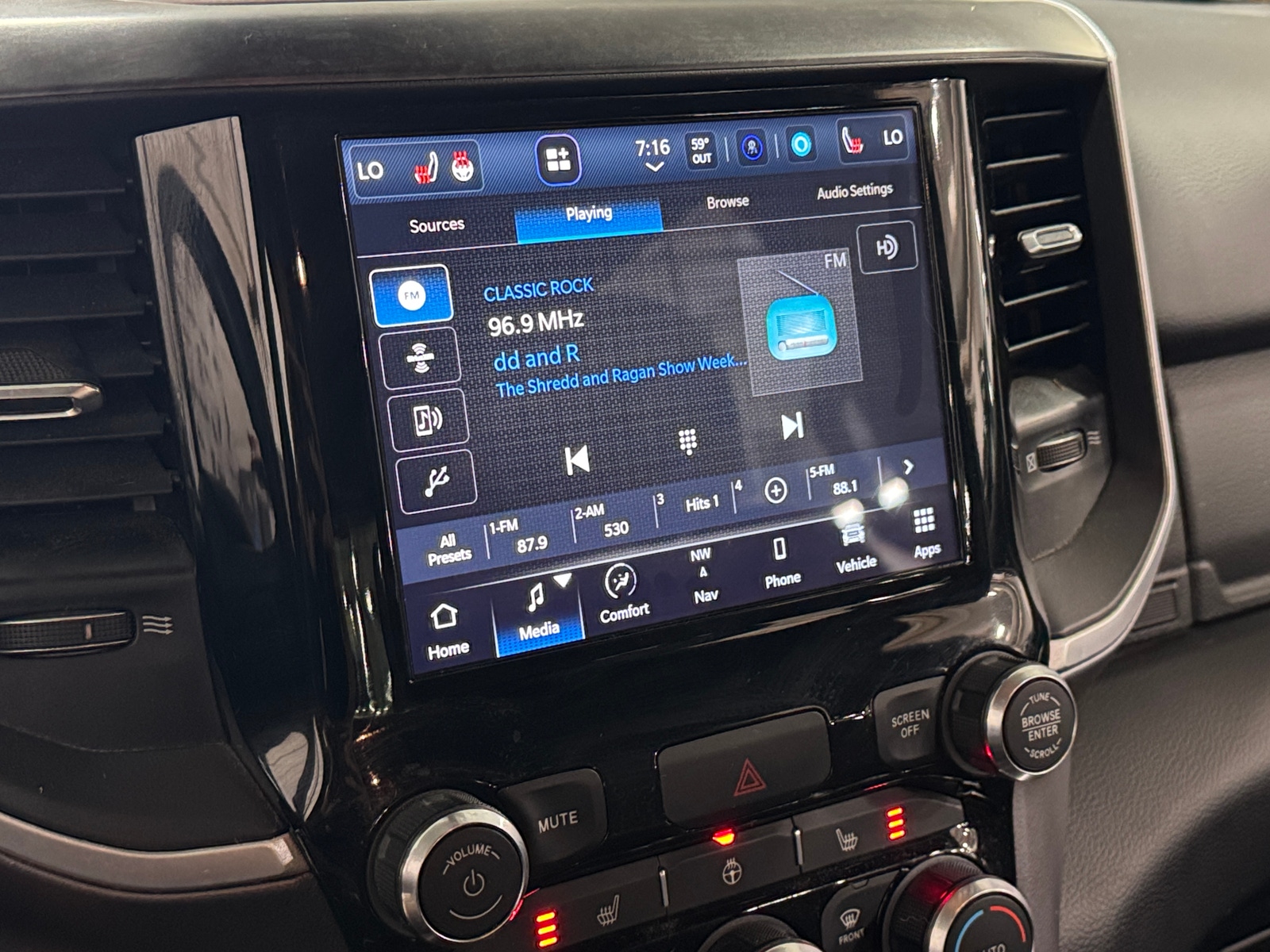 Thumbnail: 2022 RAM 1500 - 4