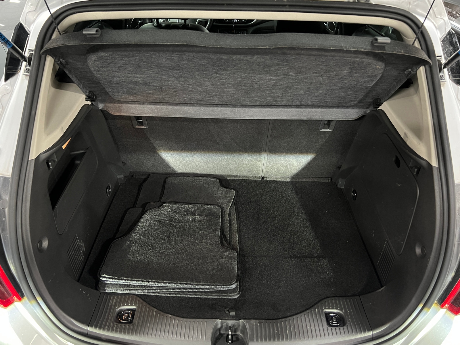 Thumbnail: 2019 Buick Encore - 6