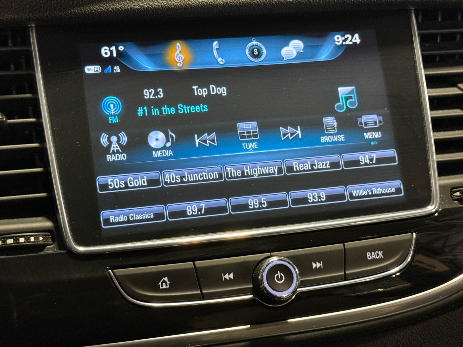 Thumbnail: 2020 Buick Encore - 3
