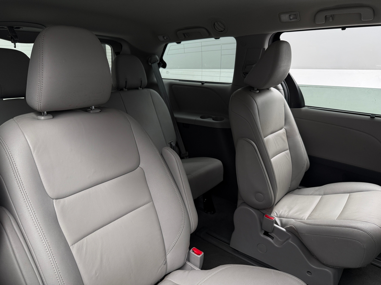 Thumbnail: 2020 Toyota Sienna - 5