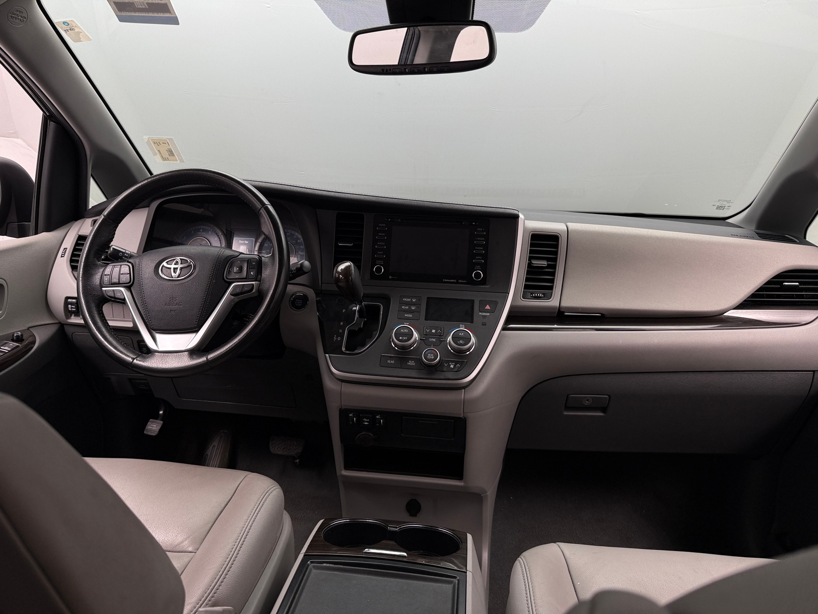 Thumbnail: 2020 Toyota Sienna - 2