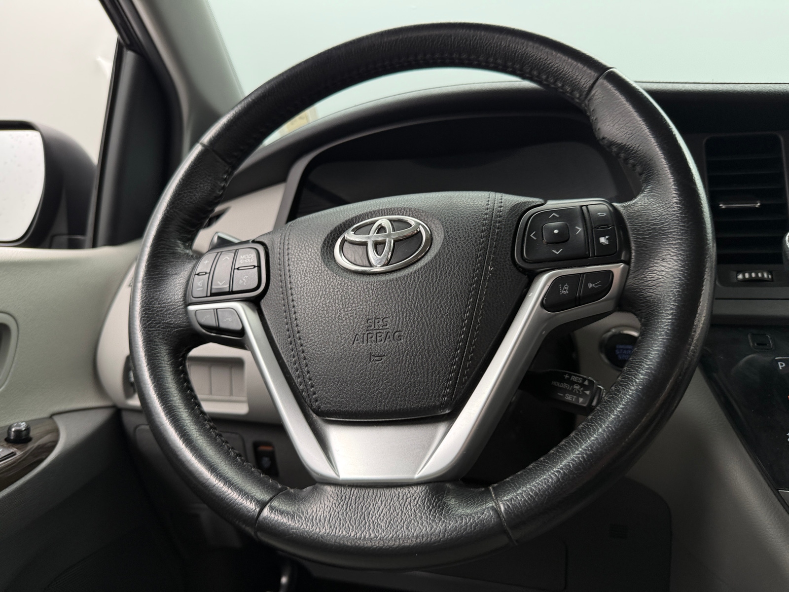 Thumbnail: 2020 Toyota Sienna - 4