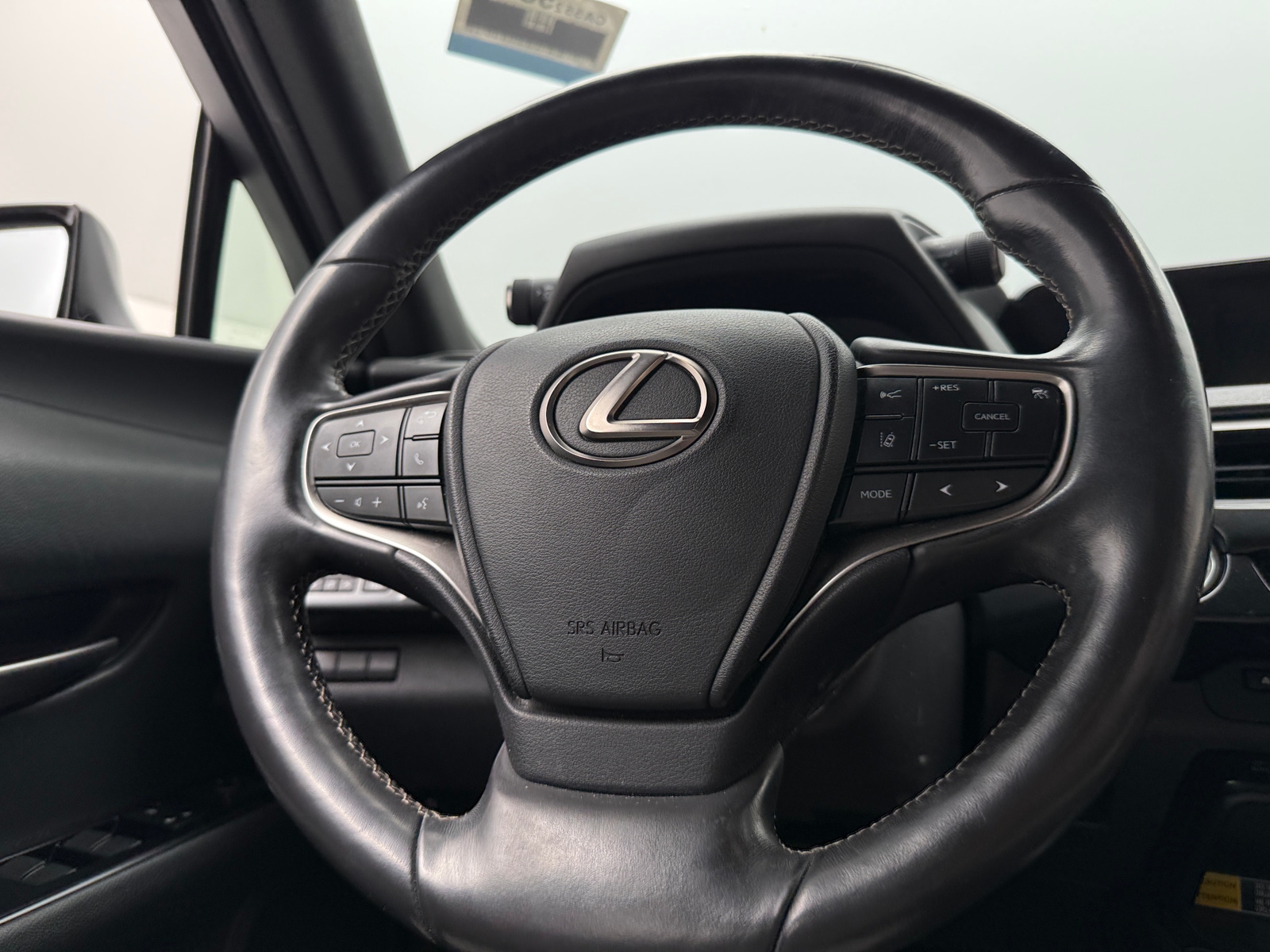 Thumbnail: 2020 Lexus UX - 4