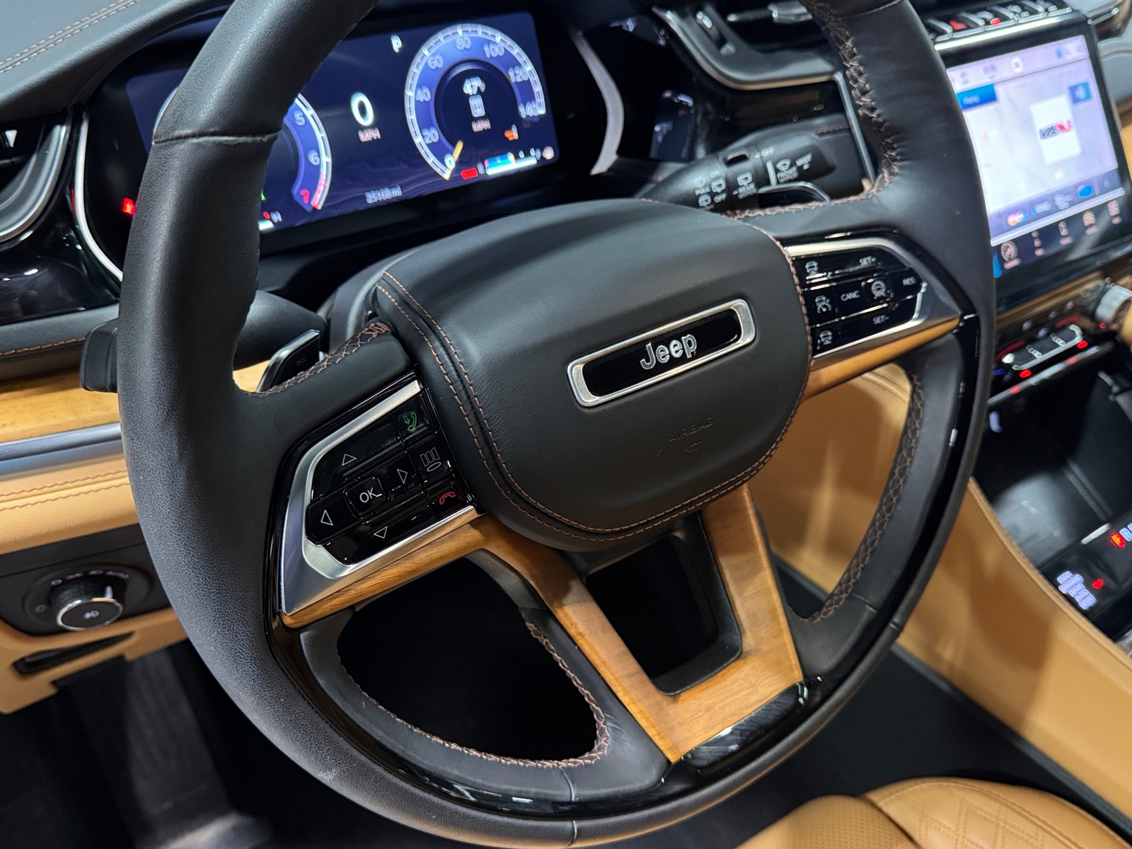 Thumbnail: 2024 Jeep Grand Cherokee - 4