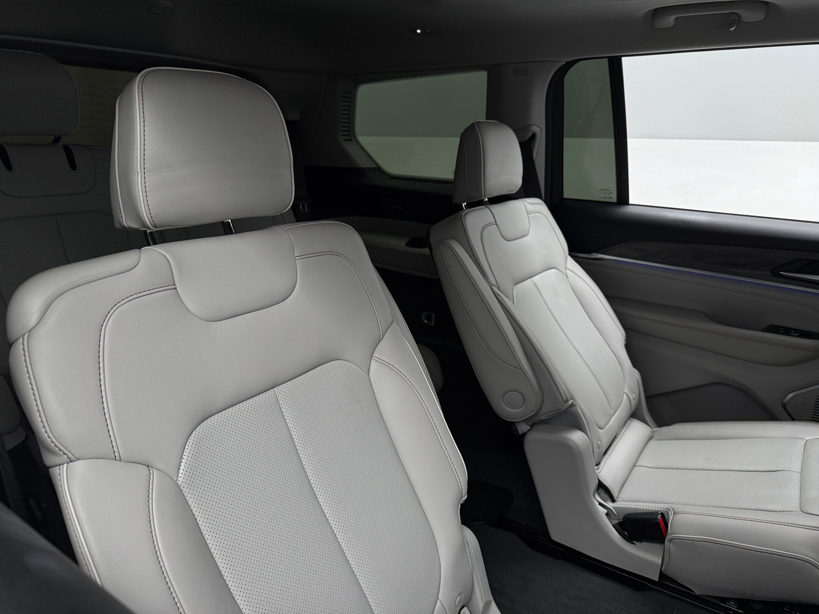 Thumbnail: 2023 Jeep Grand Cherokee L - 5