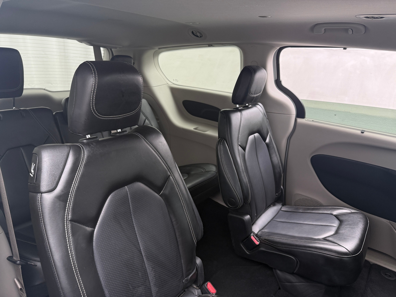 Thumbnail: 2023 Chrysler Pacifica - 5
