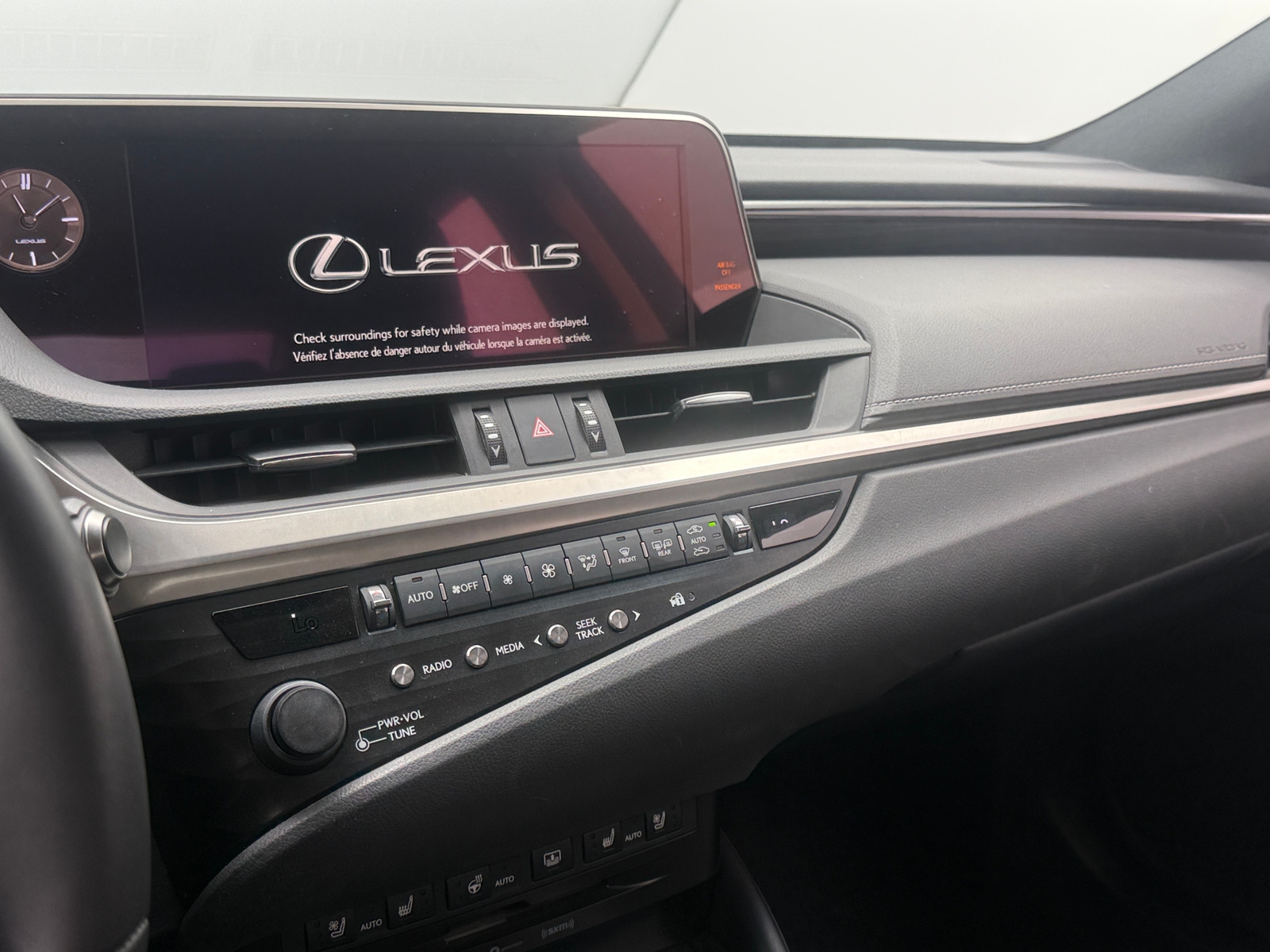 Thumbnail: 2020 Lexus ES - 3