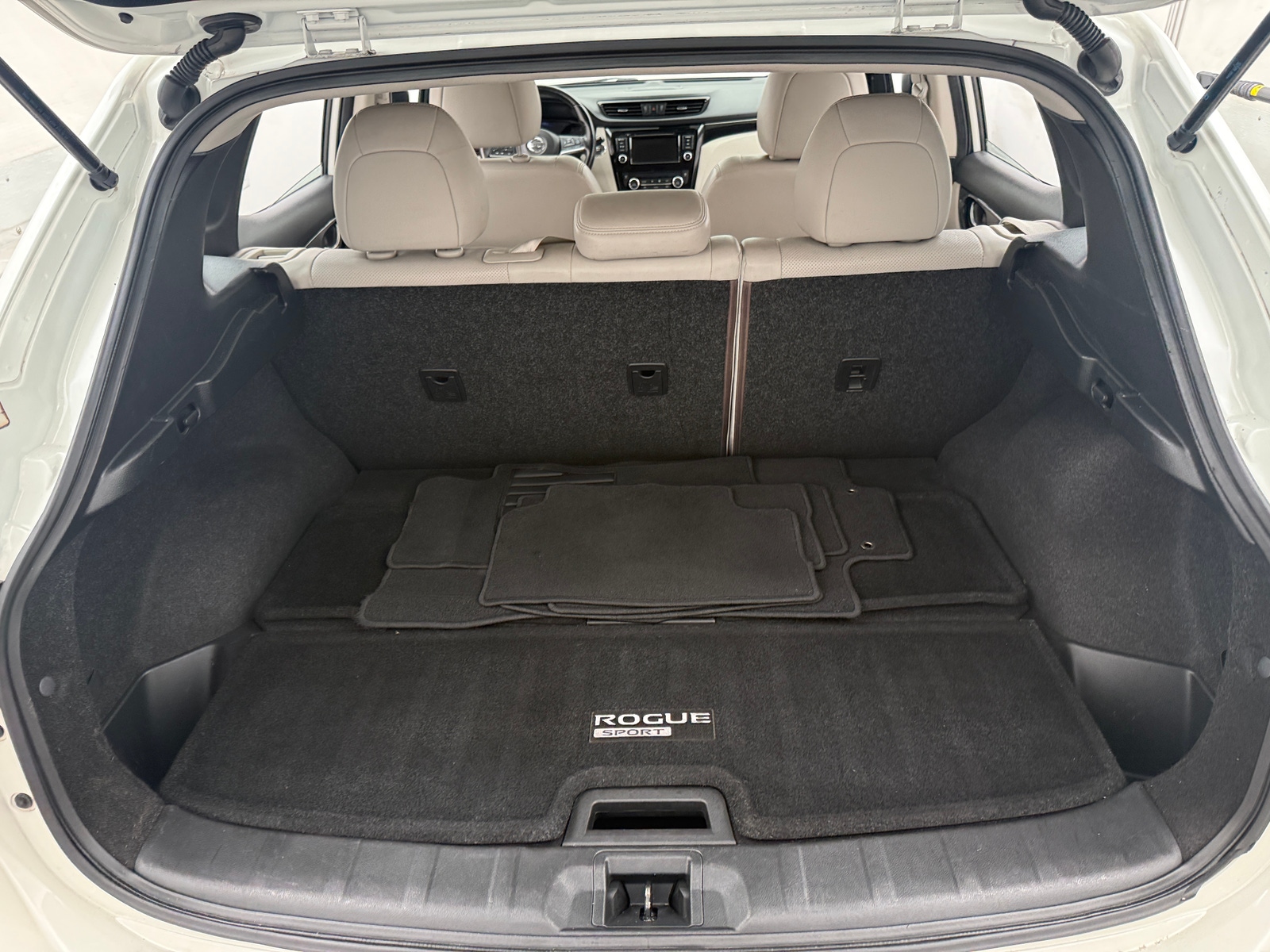Thumbnail: 2019 Nissan Rogue Sport - 6
