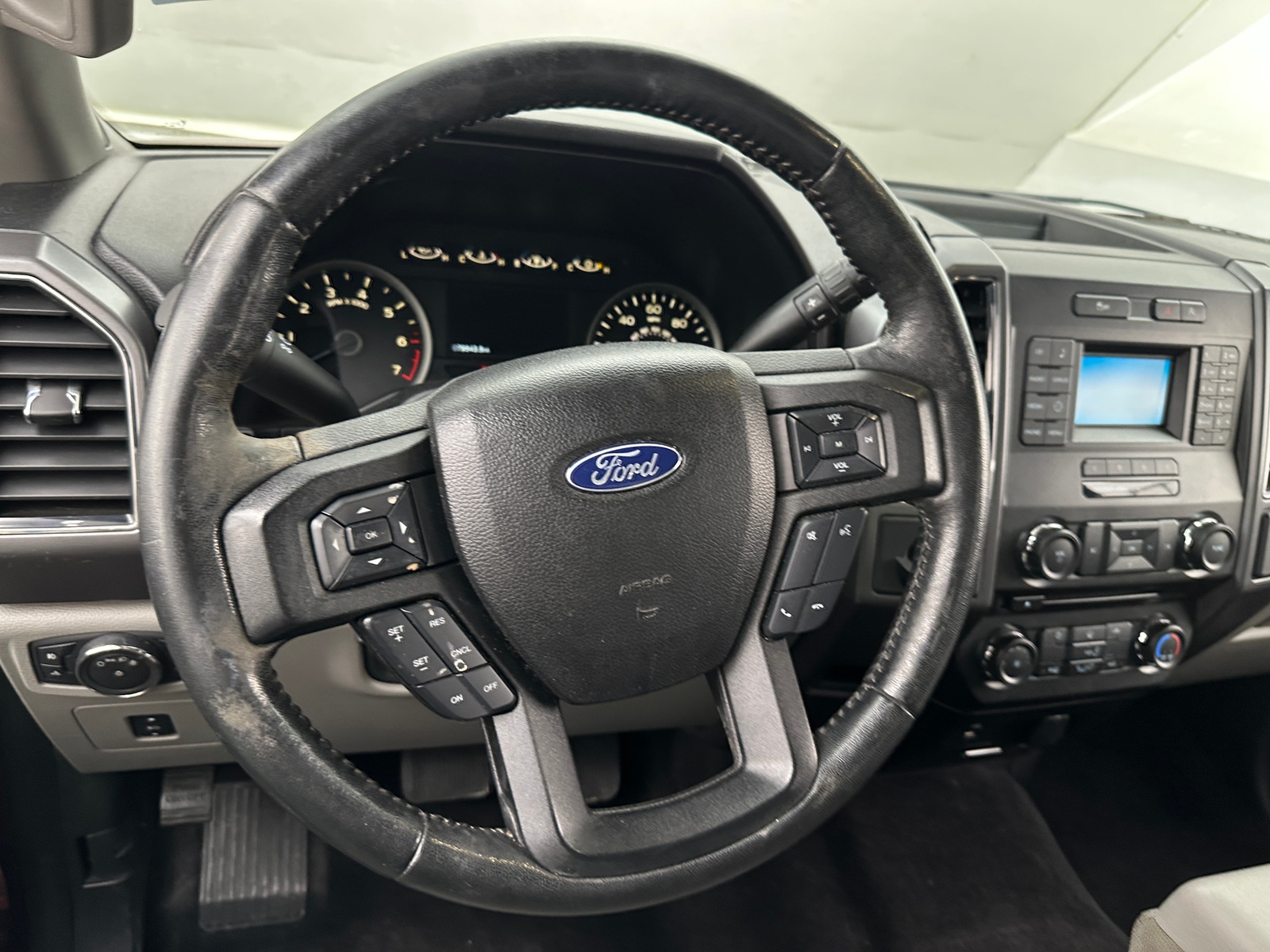 Thumbnail: 2017 Ford Econoline - 5