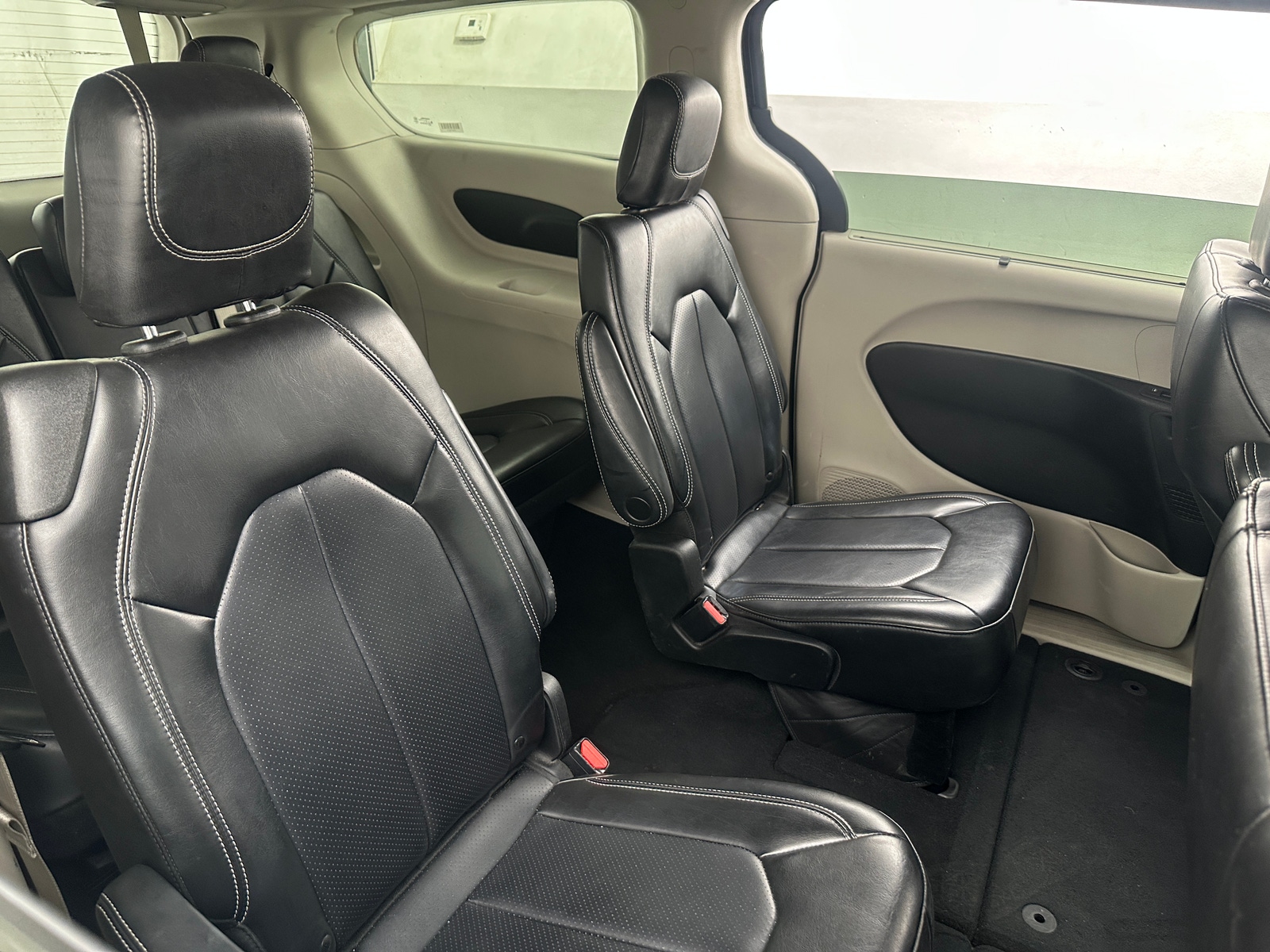 Thumbnail: 2023 Chrysler Pacifica - 5
