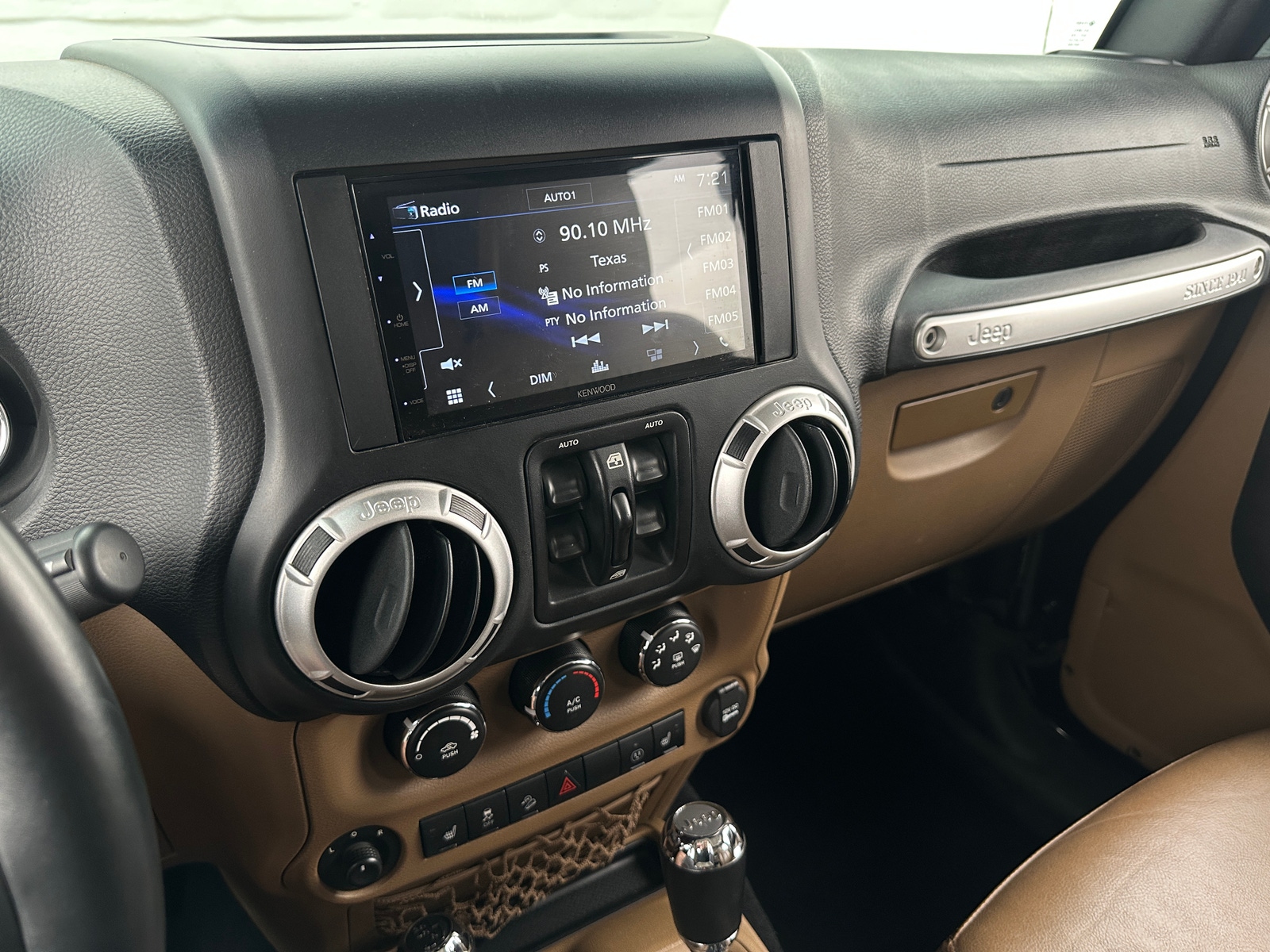 Thumbnail: 2016 Jeep Wrangler - 4