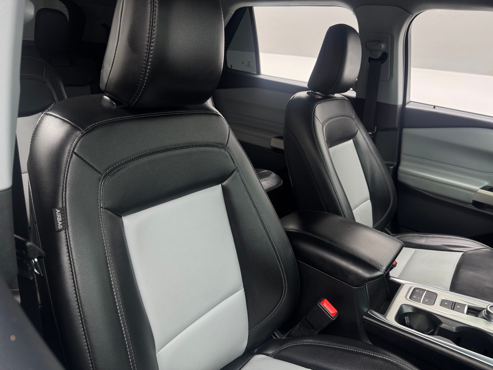 Thumbnail: 2022 Ford Explorer - 2