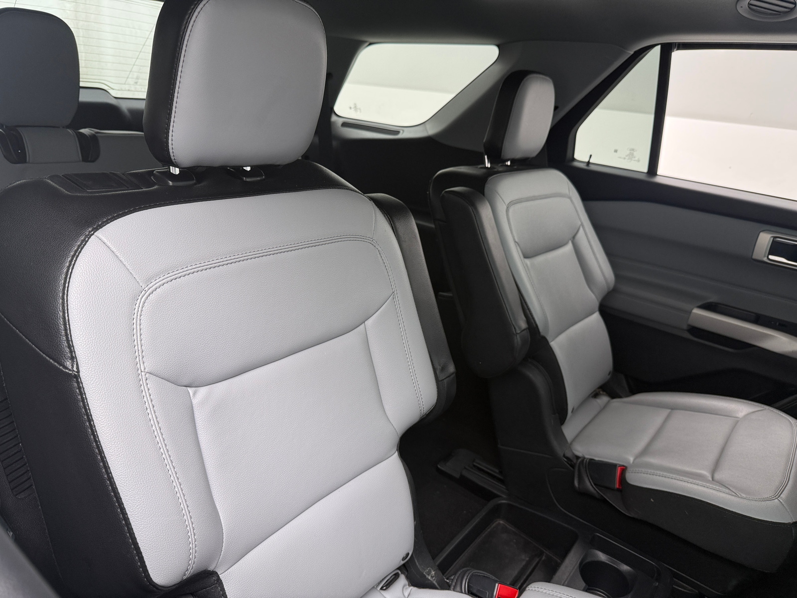 Thumbnail: 2021 Ford Explorer - 6