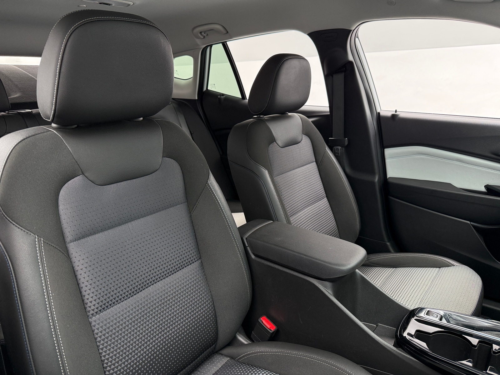 Thumbnail: 2025 Chevrolet Trax - 2