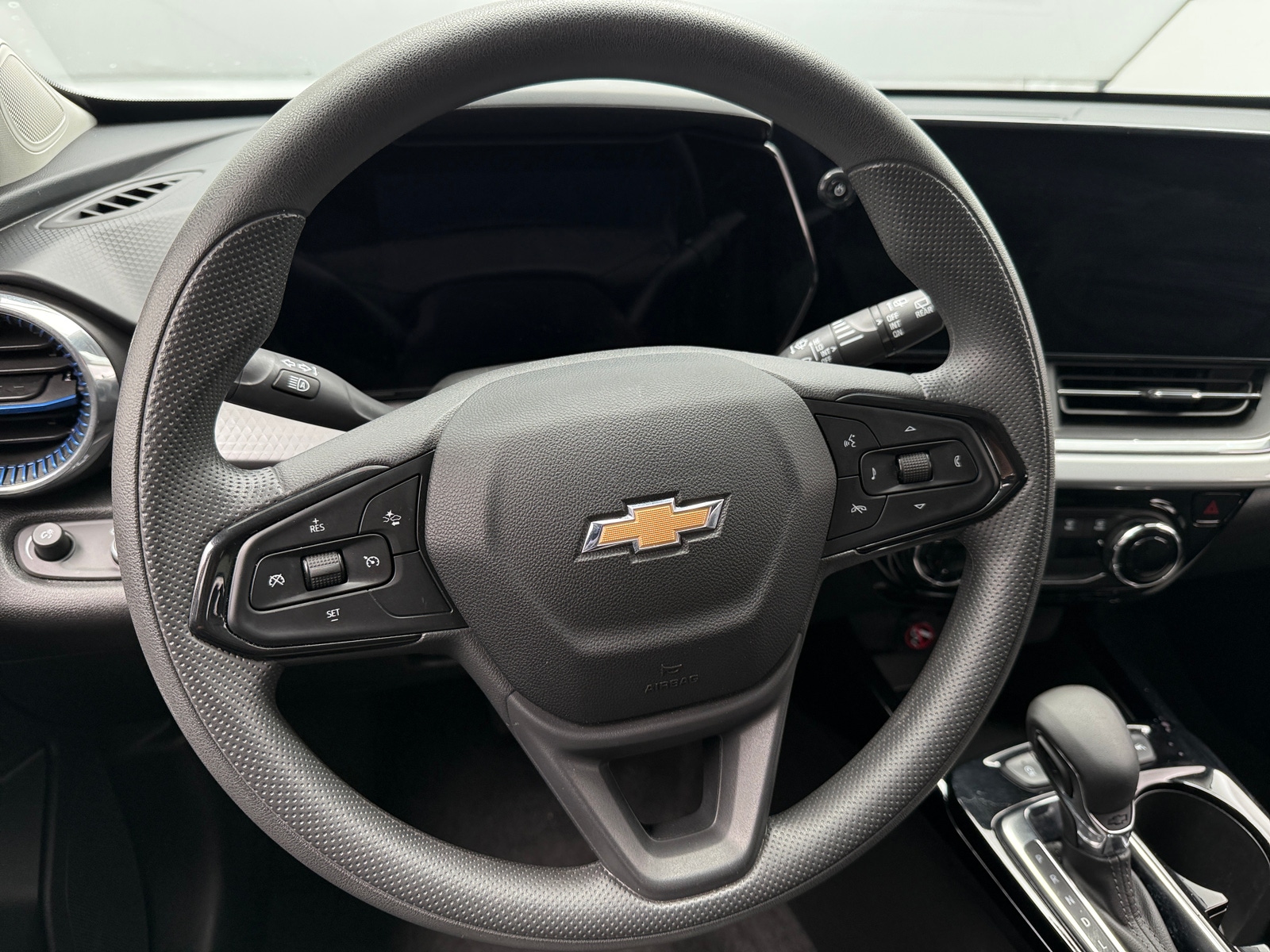 Thumbnail: 2025 Chevrolet Trax - 5