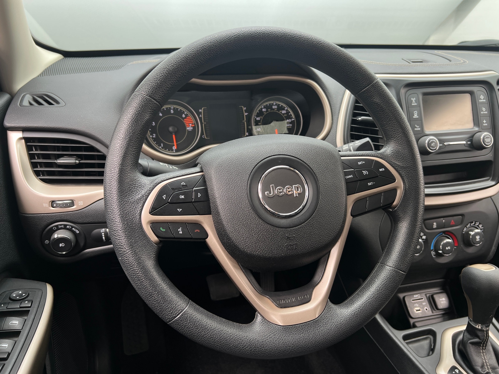 Thumbnail: 2018 Jeep Cherokee - 5