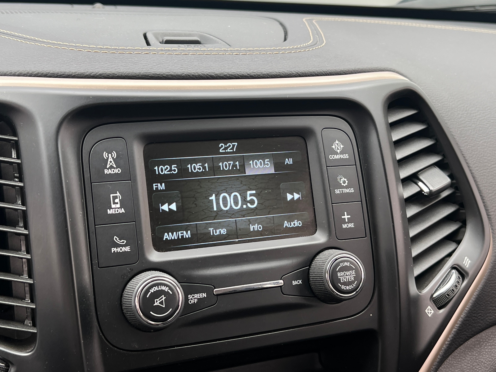 Thumbnail: 2018 Jeep Cherokee - 4
