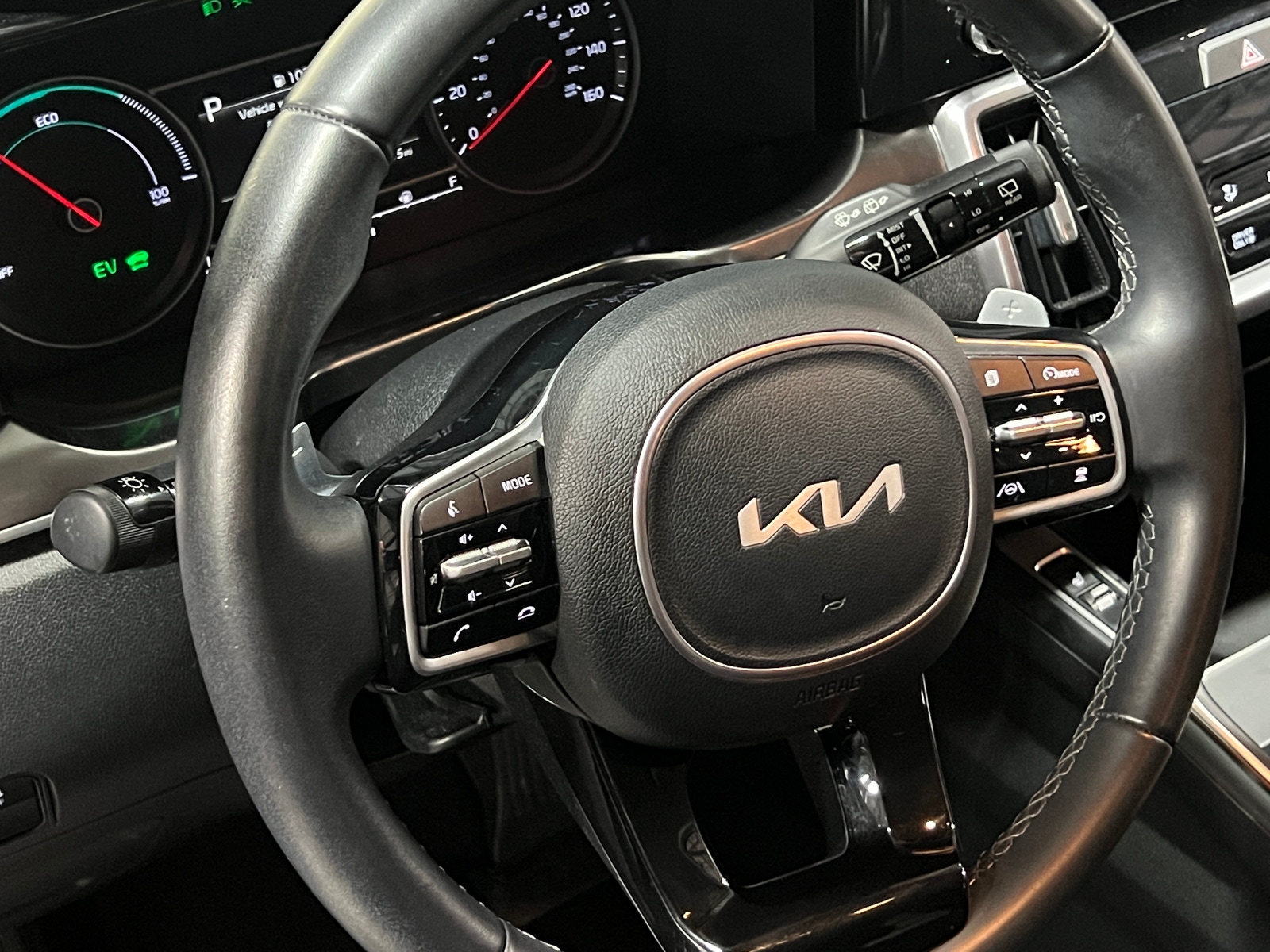 Thumbnail: 2023 Kia Sorento - 4