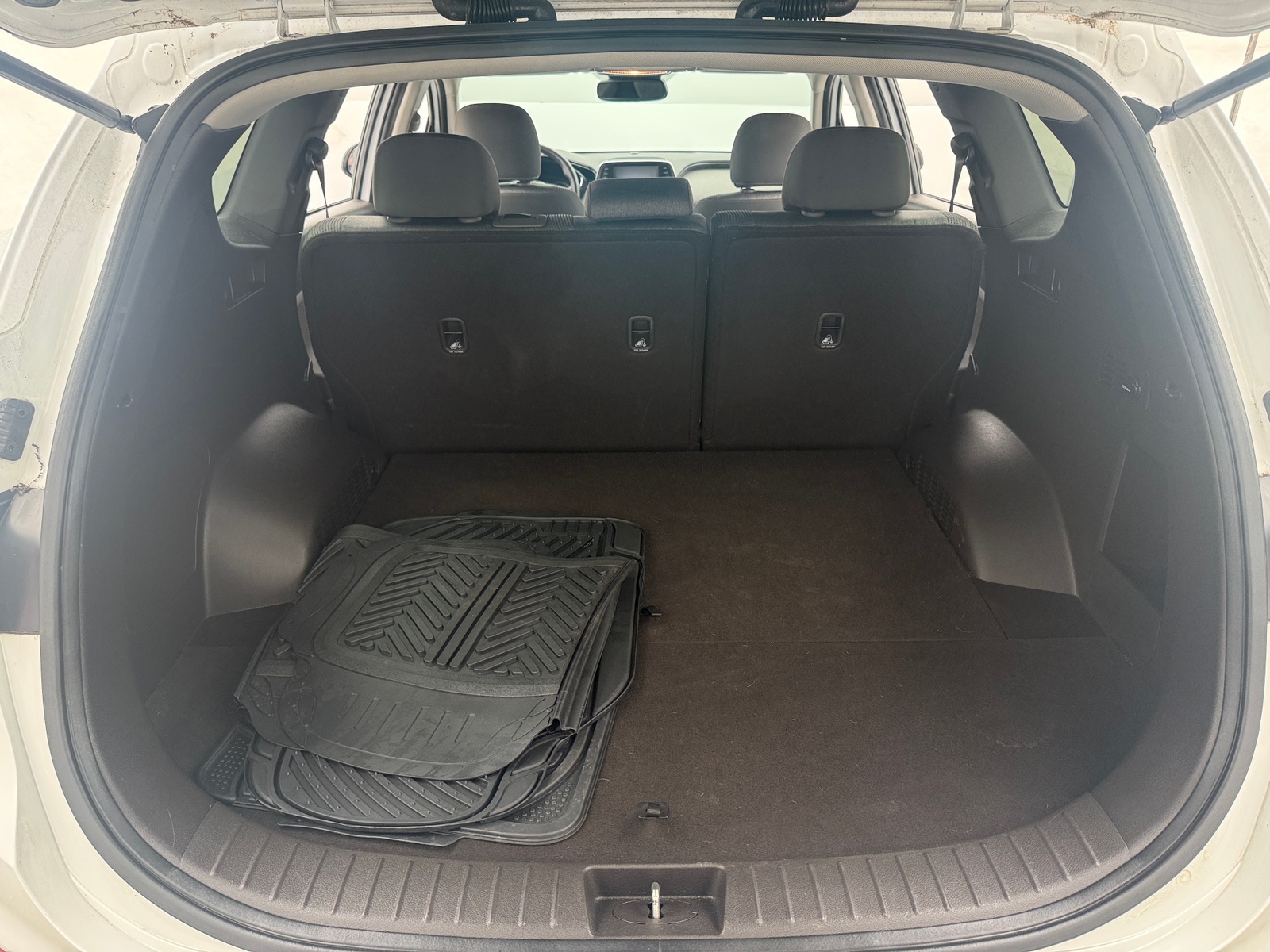 Thumbnail: 2019 Hyundai Santa Fe - 7