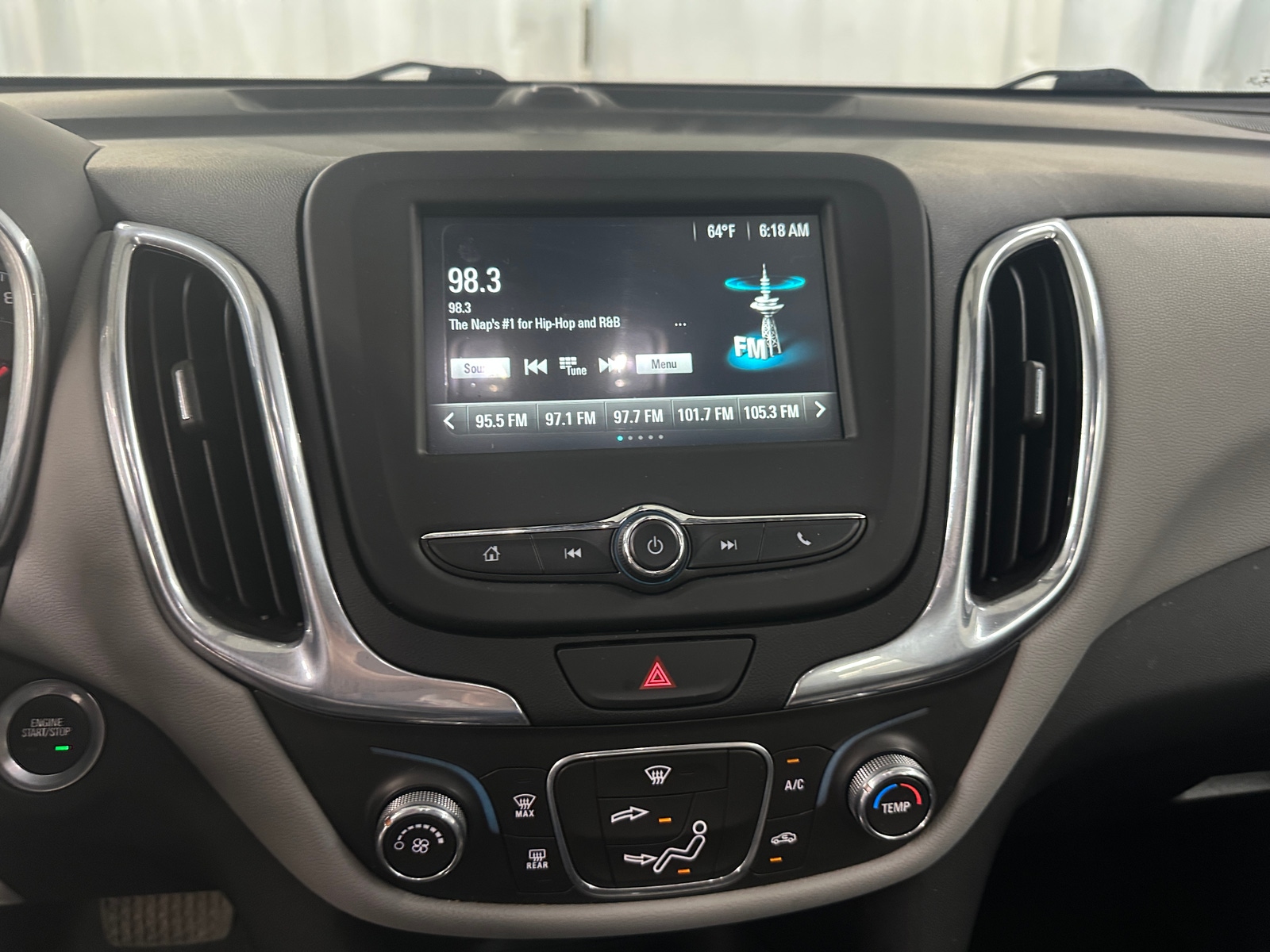Thumbnail: 2018 Chevrolet Equinox - 4