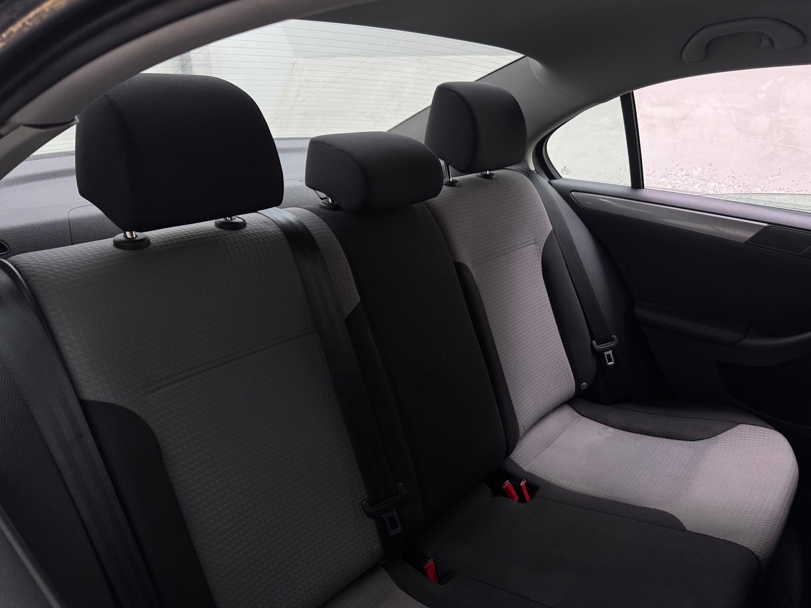 Thumbnail: 2017 Volkswagen Jetta - 6