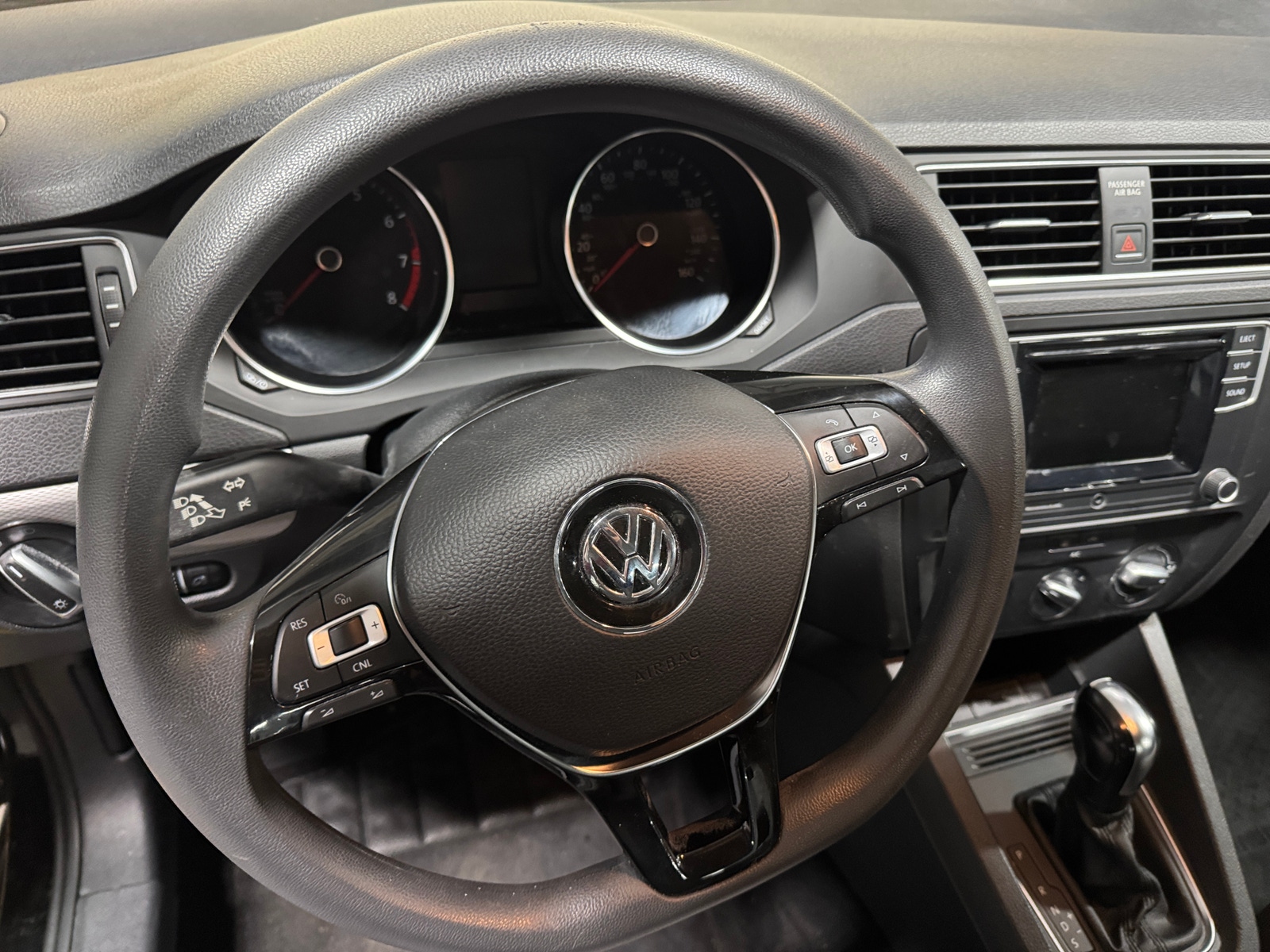 Thumbnail: 2017 Volkswagen Jetta - 5