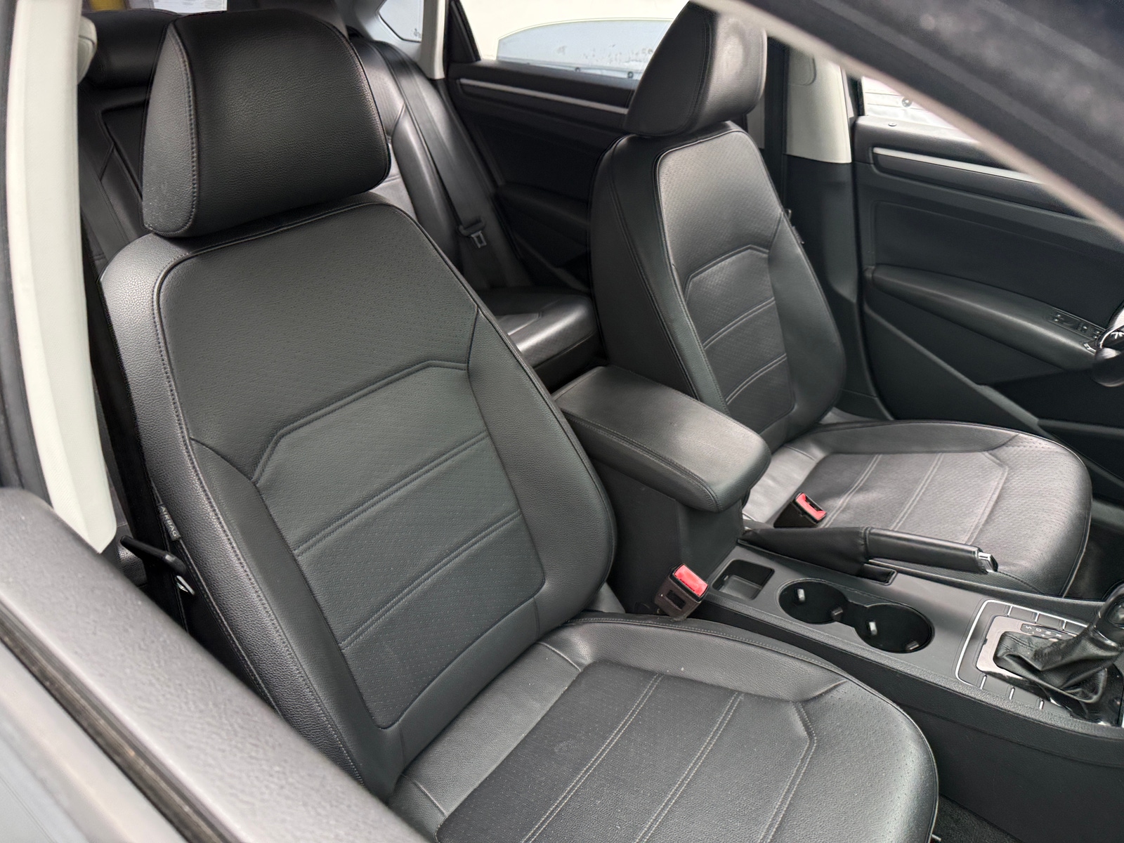 Thumbnail: 2018 Volkswagen Passat - 2