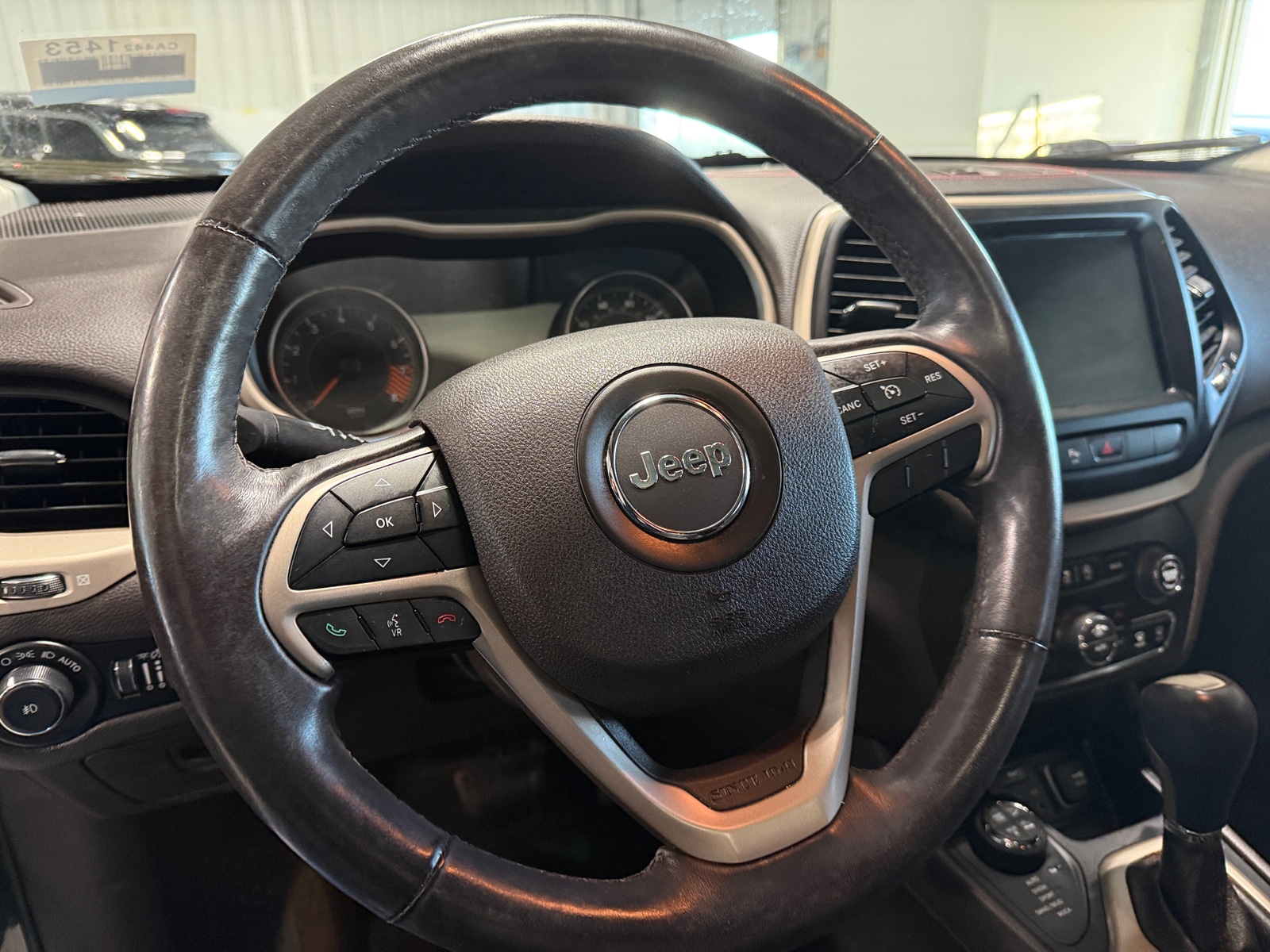 Thumbnail: 2015 Jeep Cherokee - 5