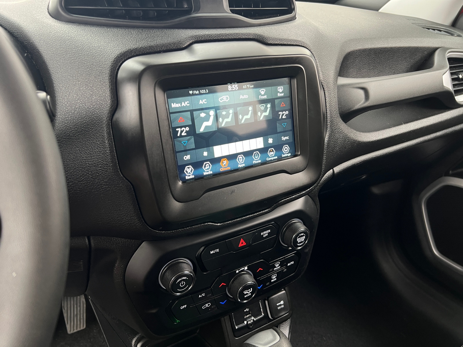 Thumbnail: 2019 Jeep Renegade - 4