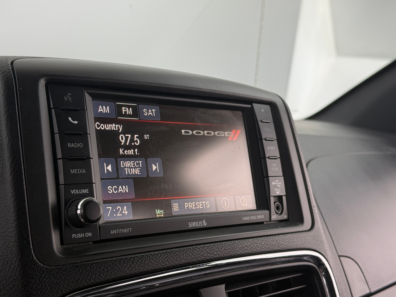 Thumbnail: 2017 Dodge Grand Caravan - 3