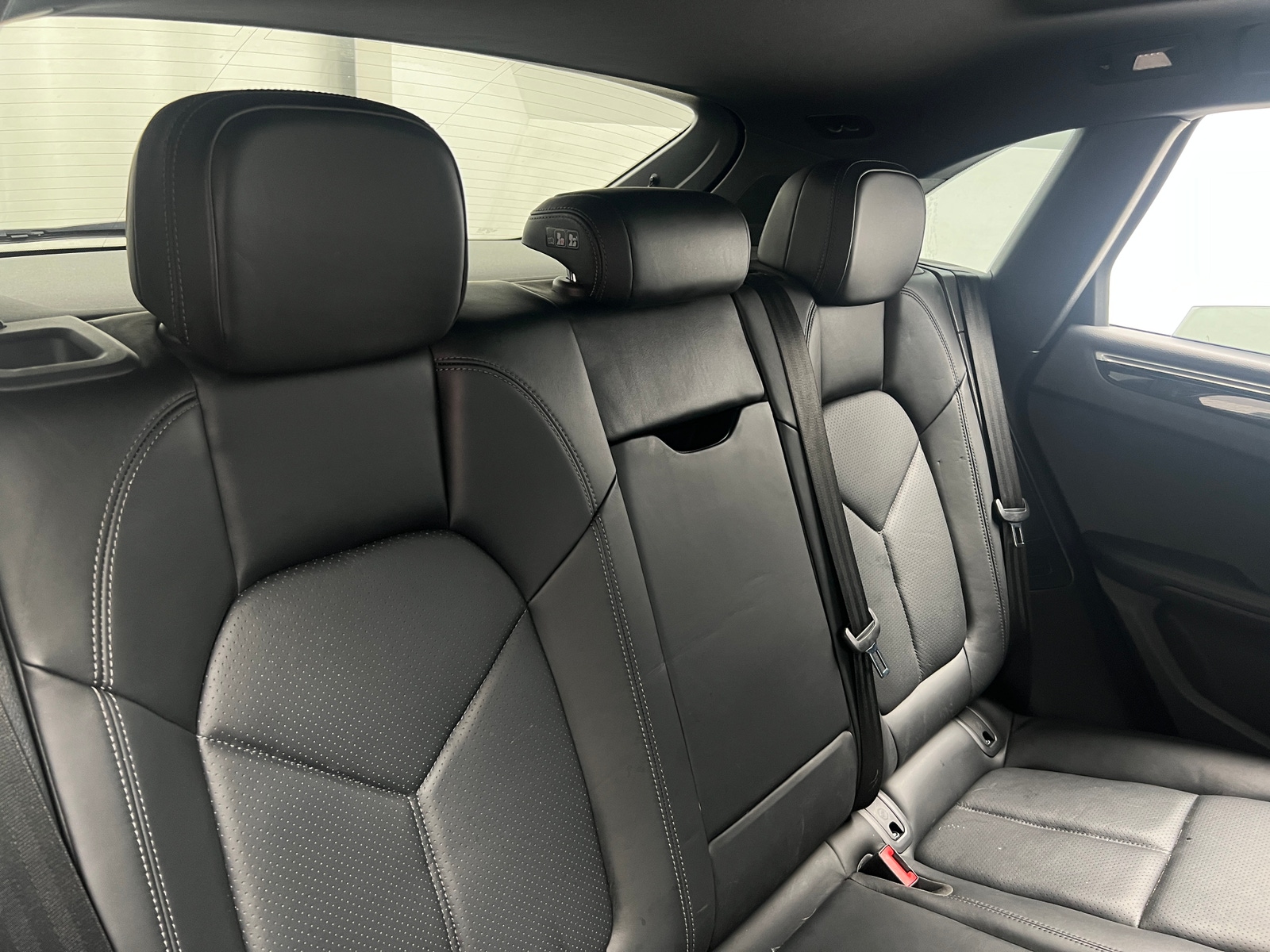 Thumbnail: 2021 Porsche Macan - 5